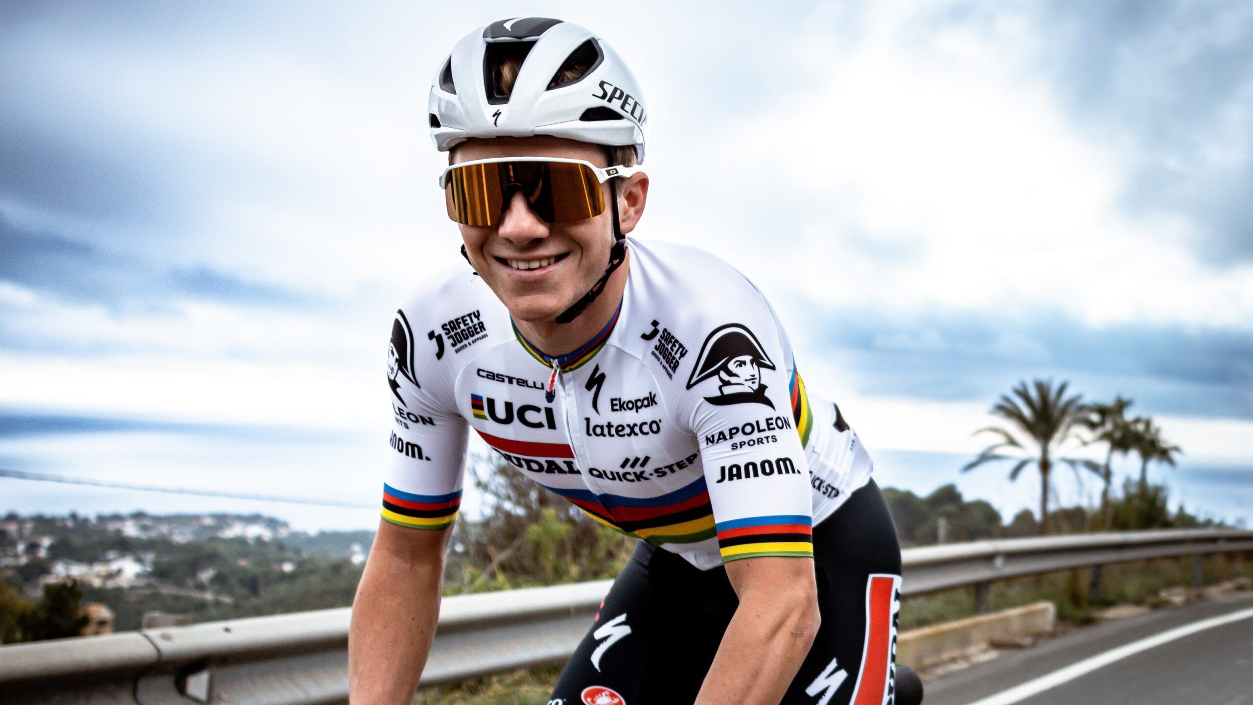 2560x1440 Remco Evenepoel Wallpaper
