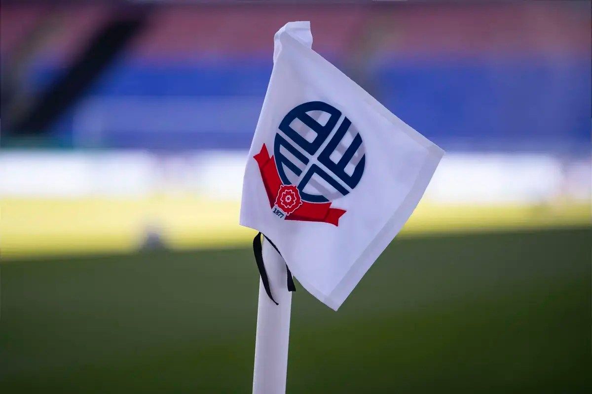 1200x800 Bolton Wanderers officially sign former Manchester United attacker