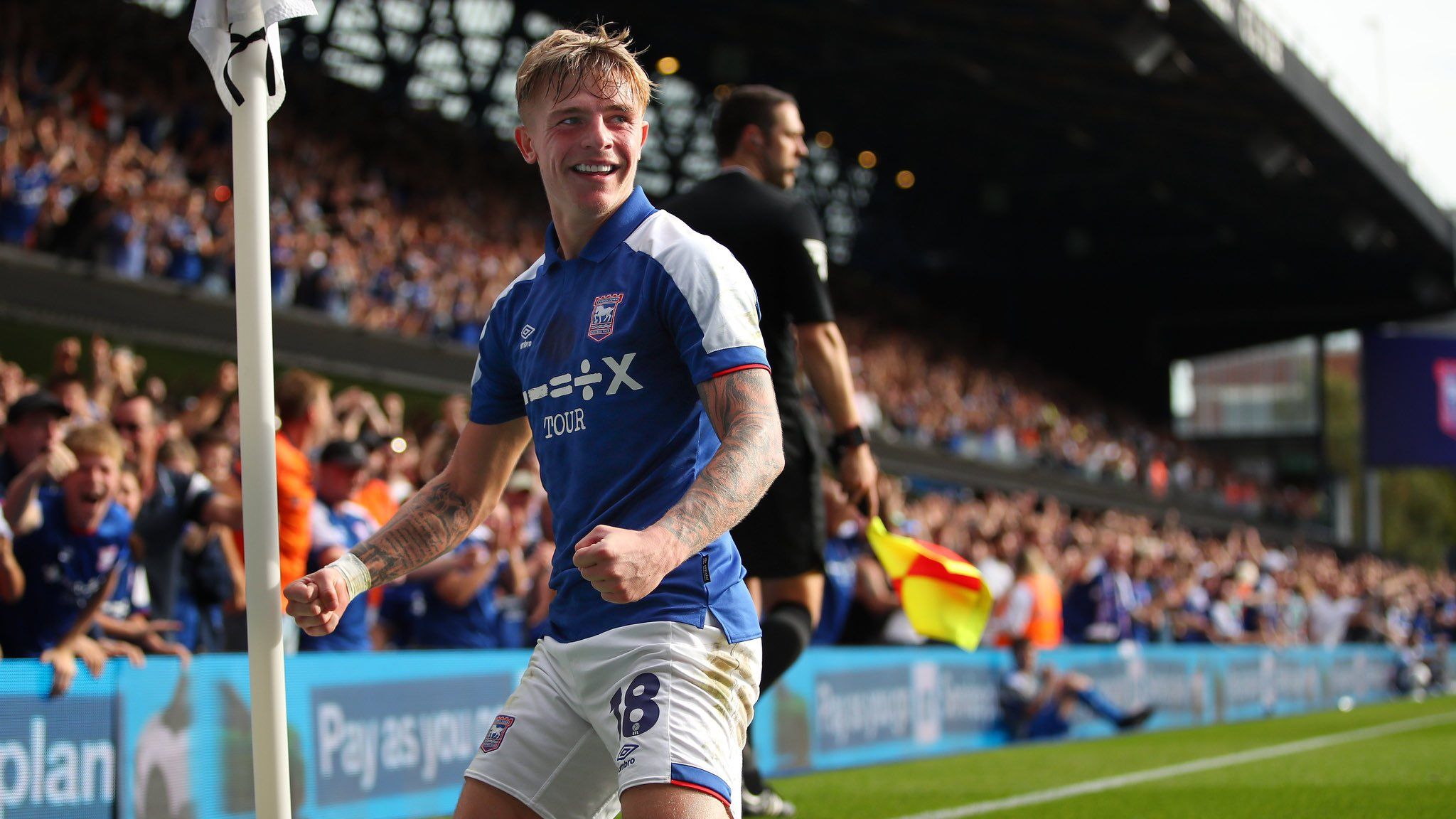 2048x1152 Privilege' Williams shares message after Ipswich Town loan