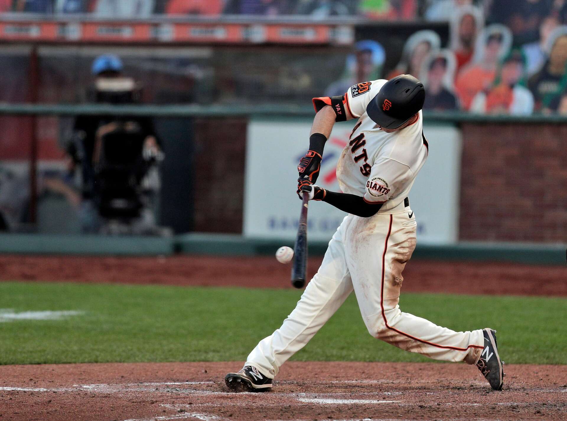 1920x1427 Giants prepare for life without Mike Yastrzemski, shelved with mild calf strain
