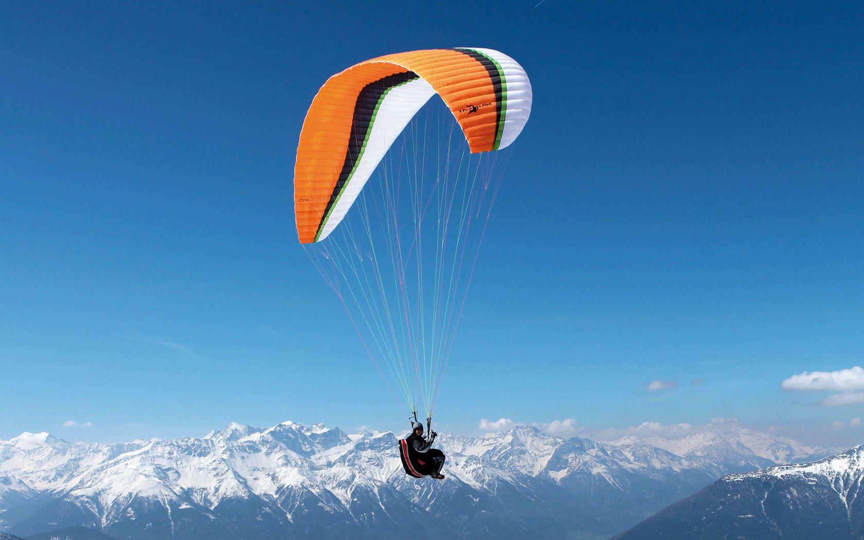 1680x1050 Parasailing Wallpaper. Parasailing