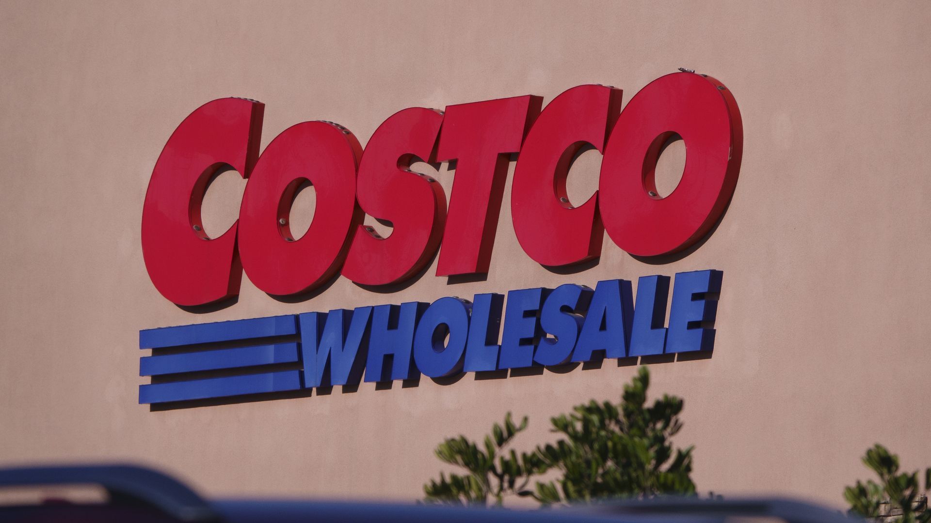 1920x1080 Costco vows to pass along tariff refunds to members if it recovers money