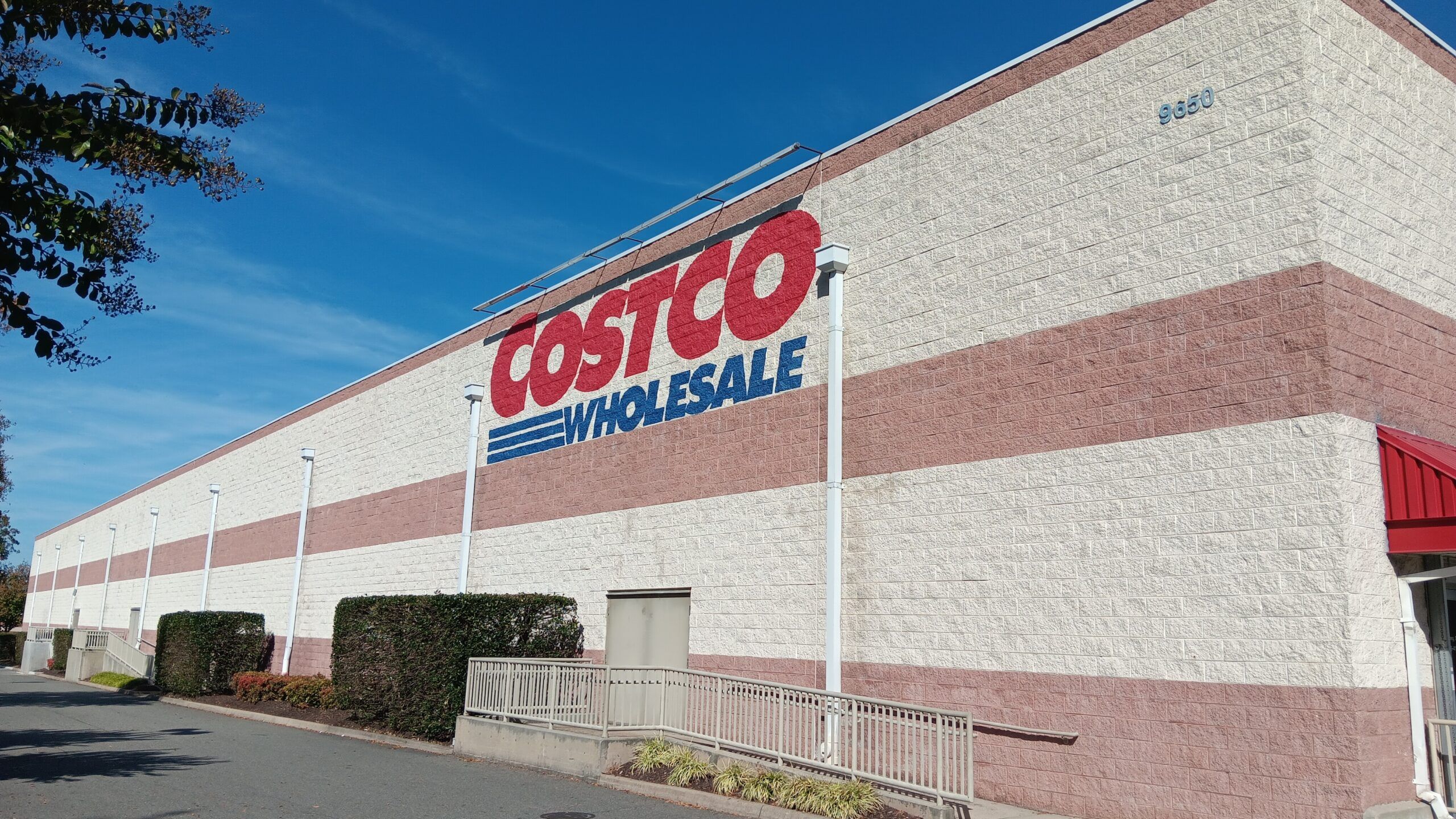 2560x1440 Costco to raze neighboring Broad St. buildings for more space, new fuel station