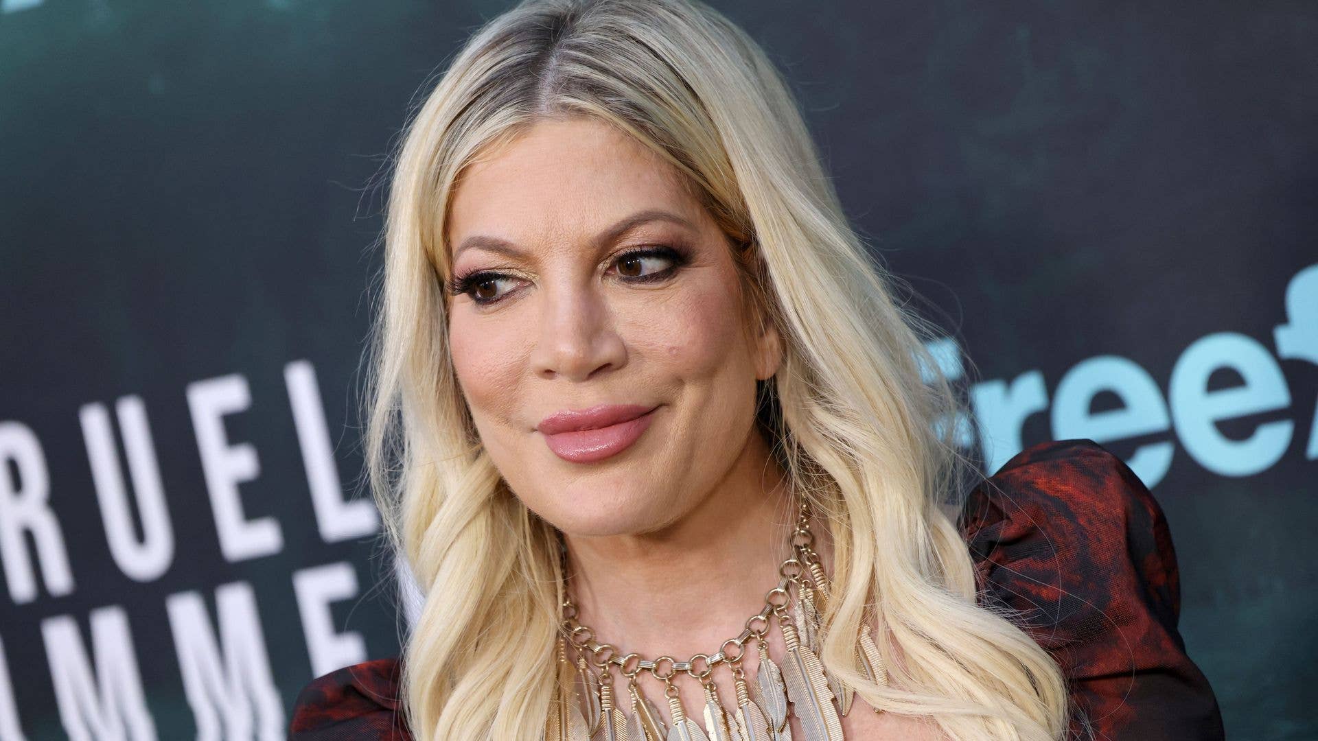 1920x1080 Tori Spelling Shocks Fans With Pre Plastic Surgery Photo And She Looks So Different. HELLO!