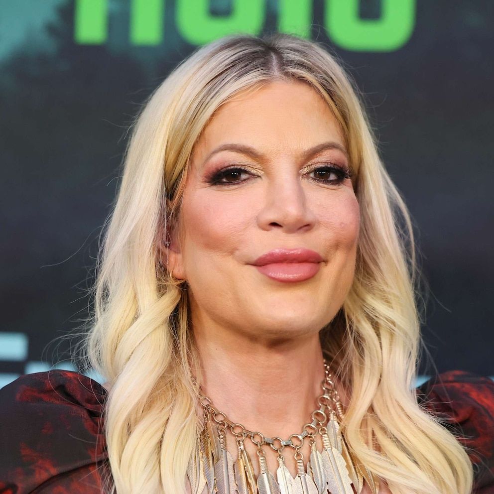 992x992 Tori Spelling marks 33rd anniversary of 'Beverly Hills, 90210' with heartfelt post