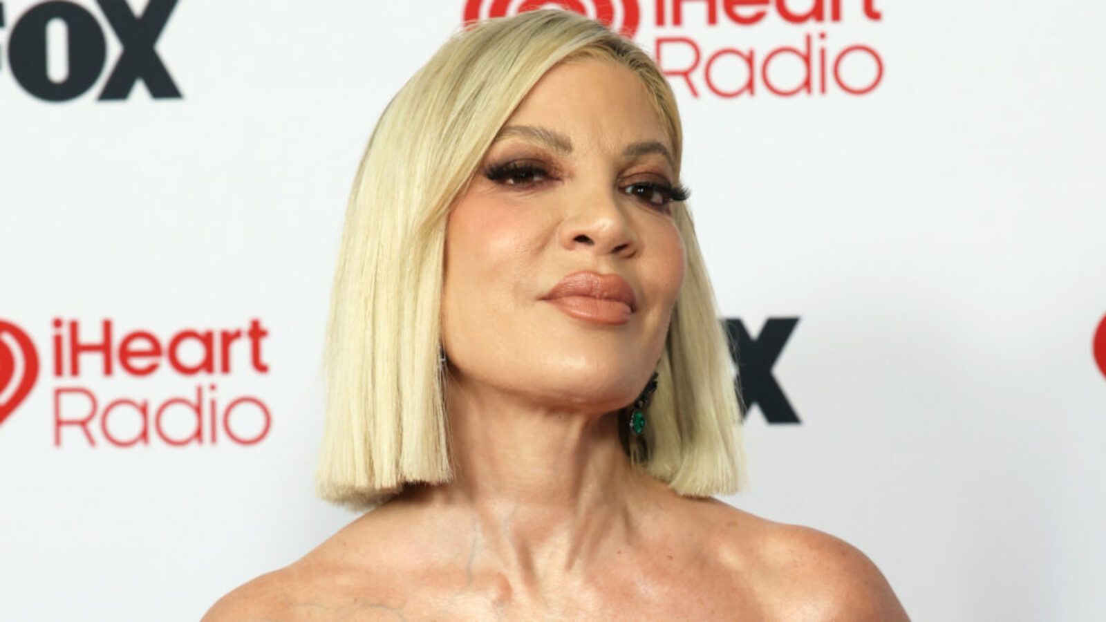 1600x900 Tori Spelling and 7 Children Hospitalized After Car Crash