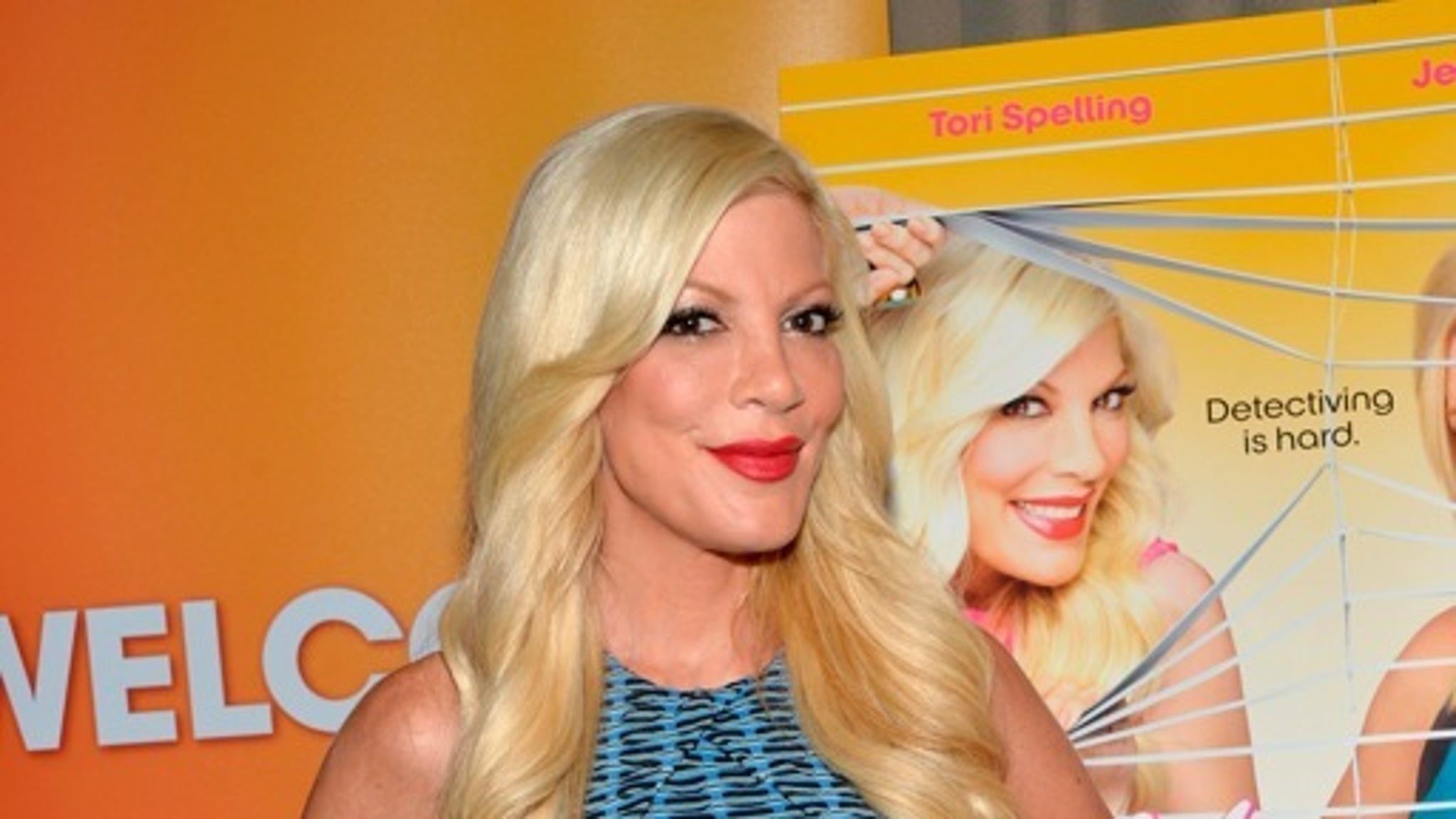 2048x1152 Tori Spelling -rs