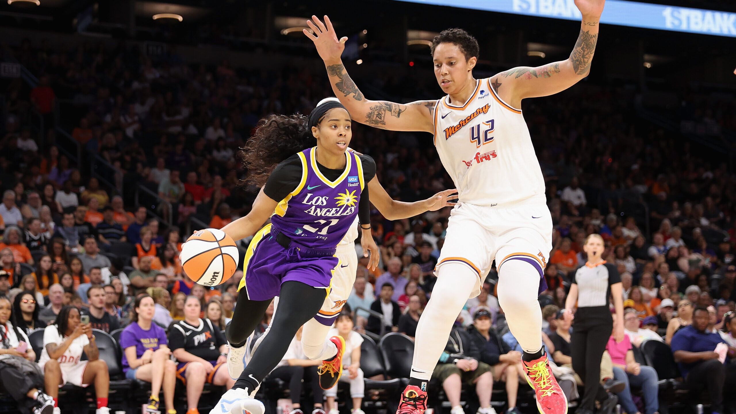 2560x1440 Brittney Griner, Mercury teammates confronted at Dallas airport