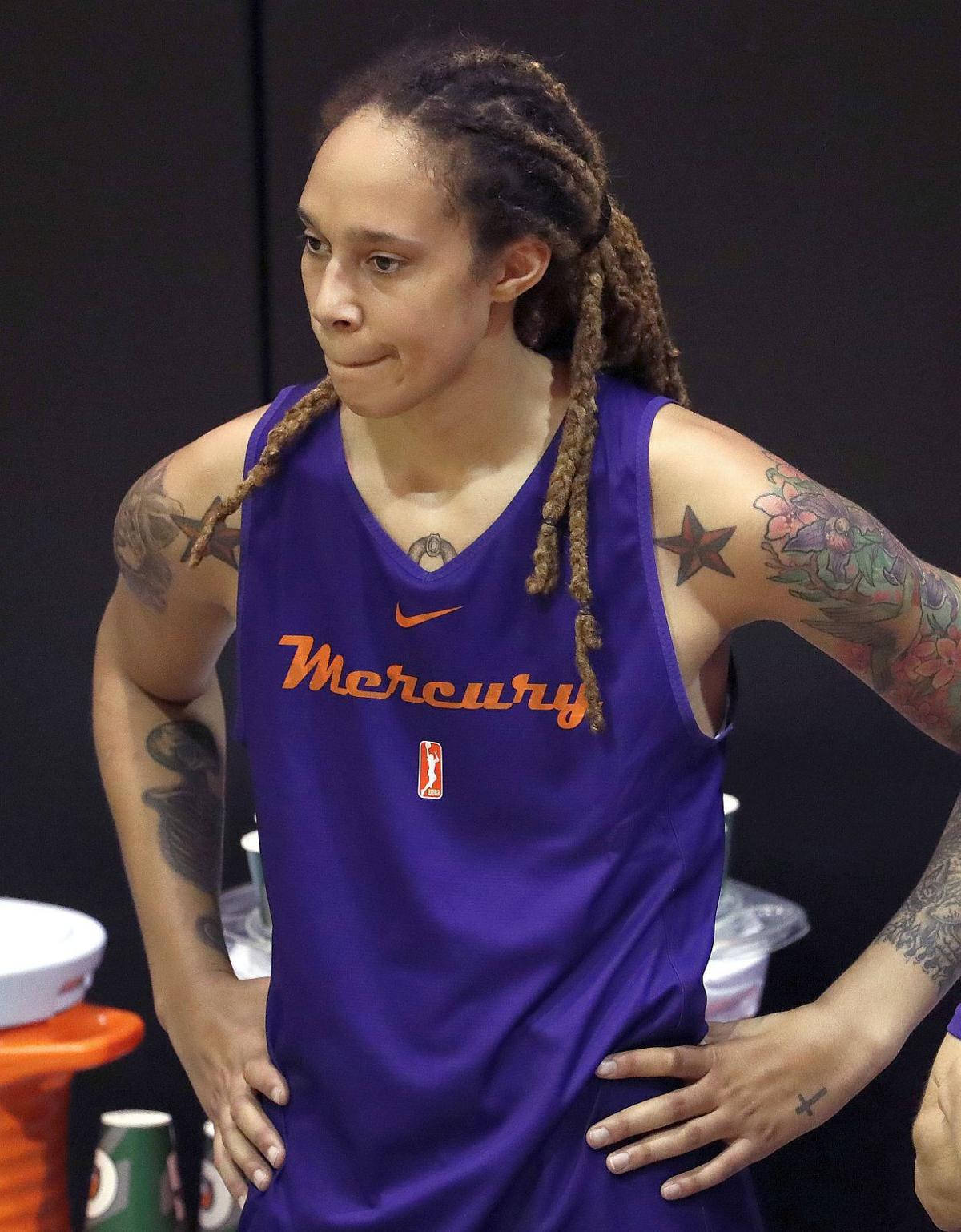1200x1538 Download Brittney Griner Hands On Waist Wallpaper