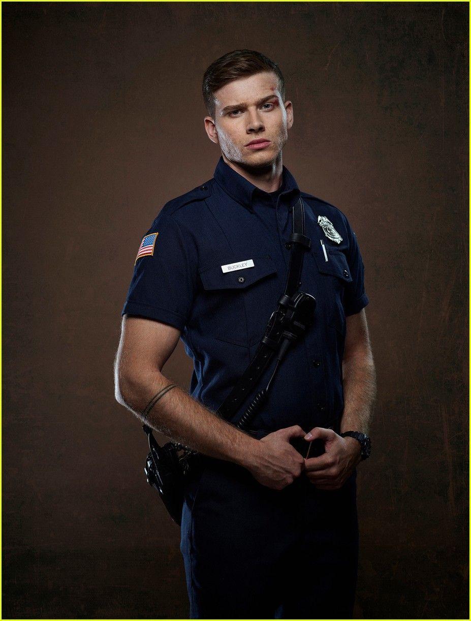927x1222 Oliver Stark Wallpaper