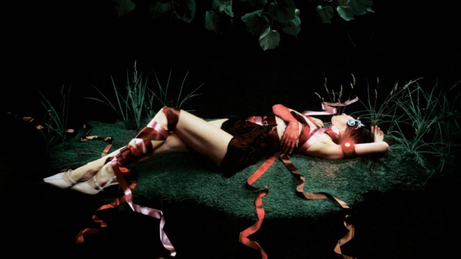 1600x900 Caroline Polachek Paints In “Blood And Butter”