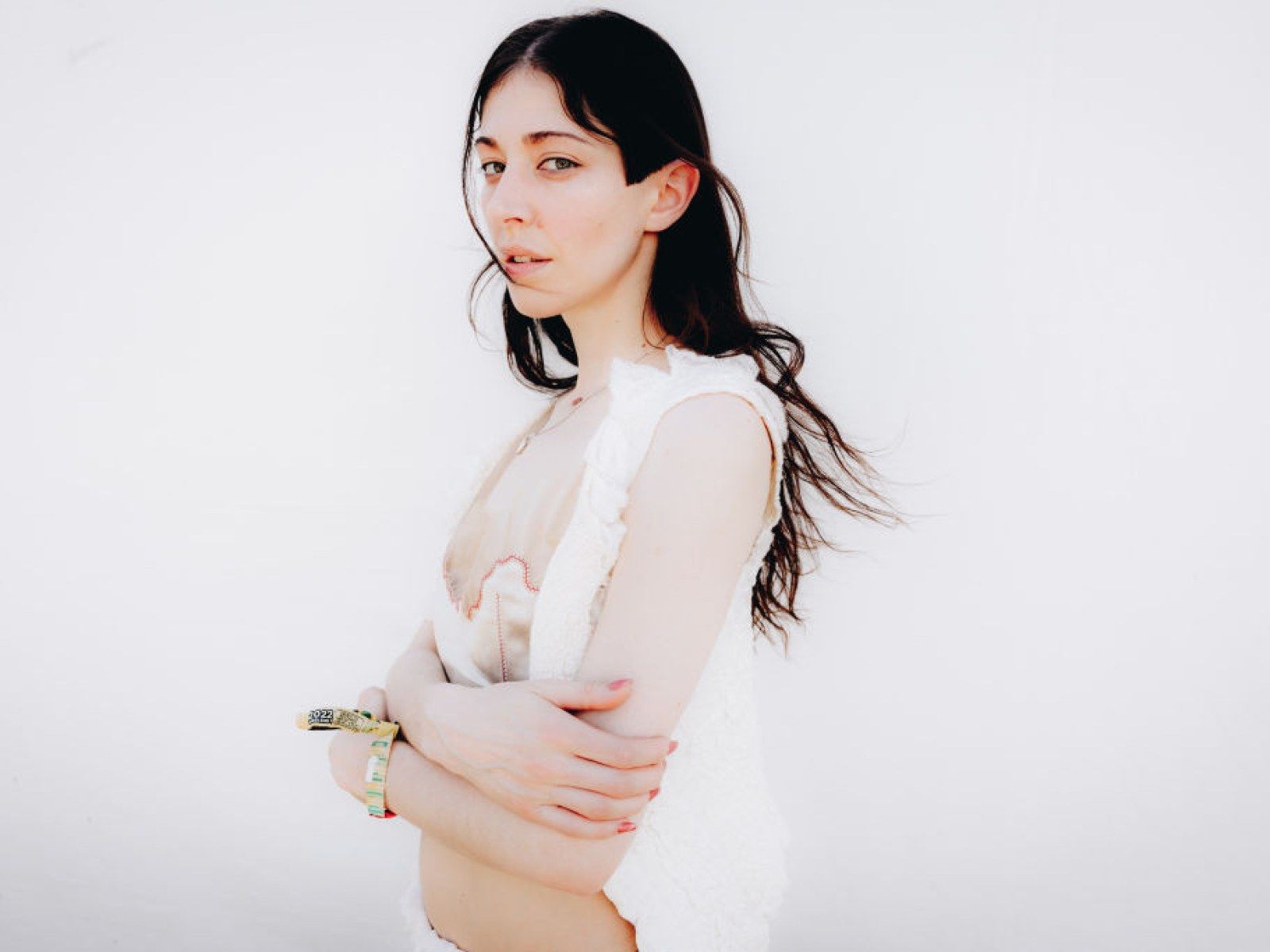 1600x1200 Caroline Polachek New Album: Pop Star Dedicates 'I Believe' to SOPHIE 2 Years After Her Death