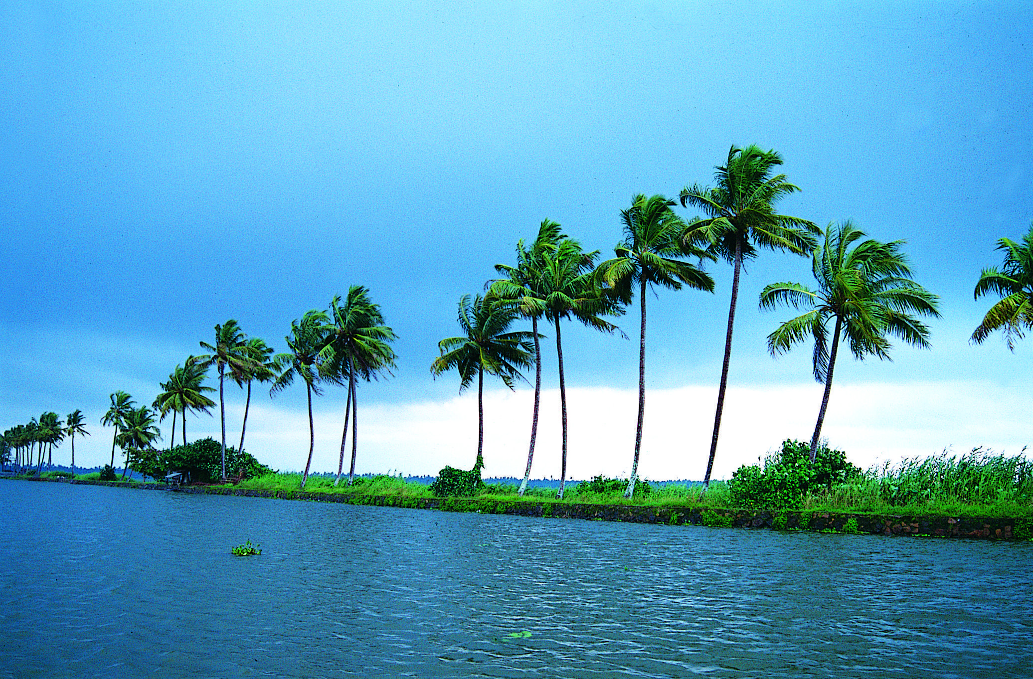 2072x1362 Alappuzha Wallpaper