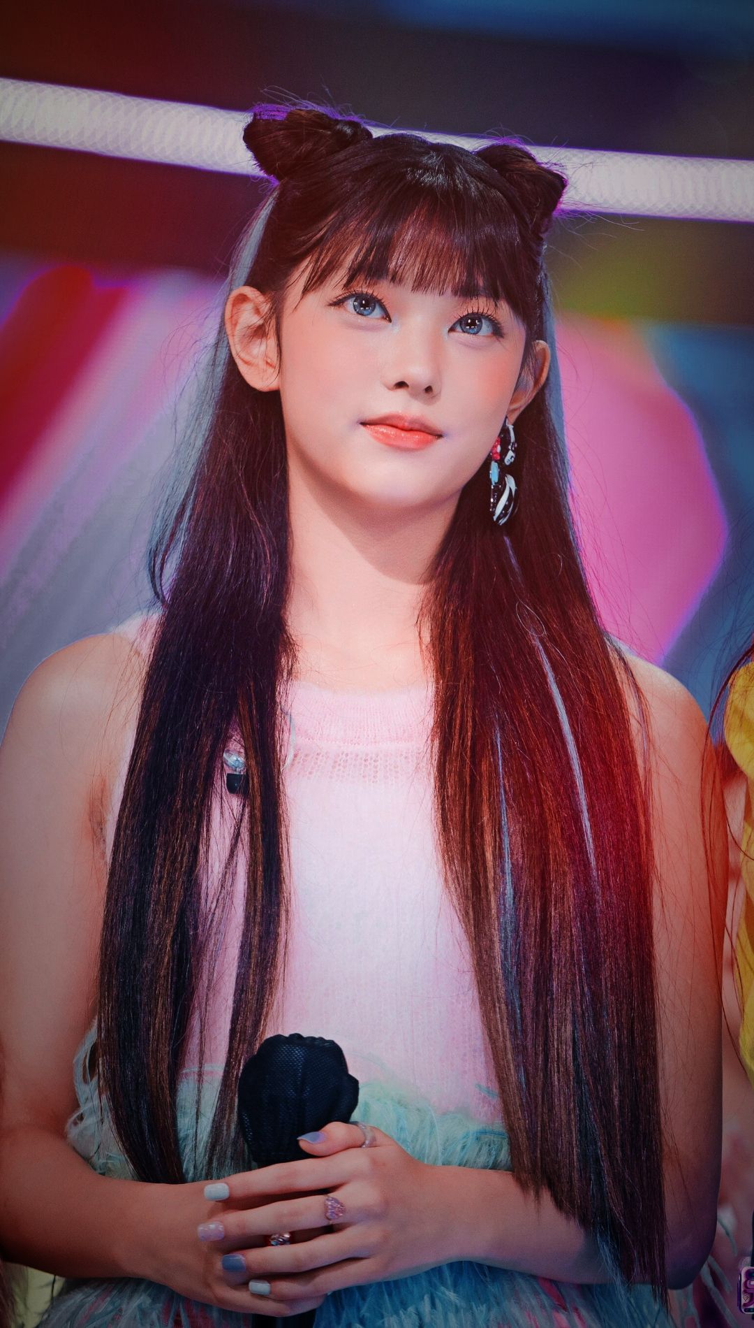 1080x1900 Kang Haerin Wallpaper