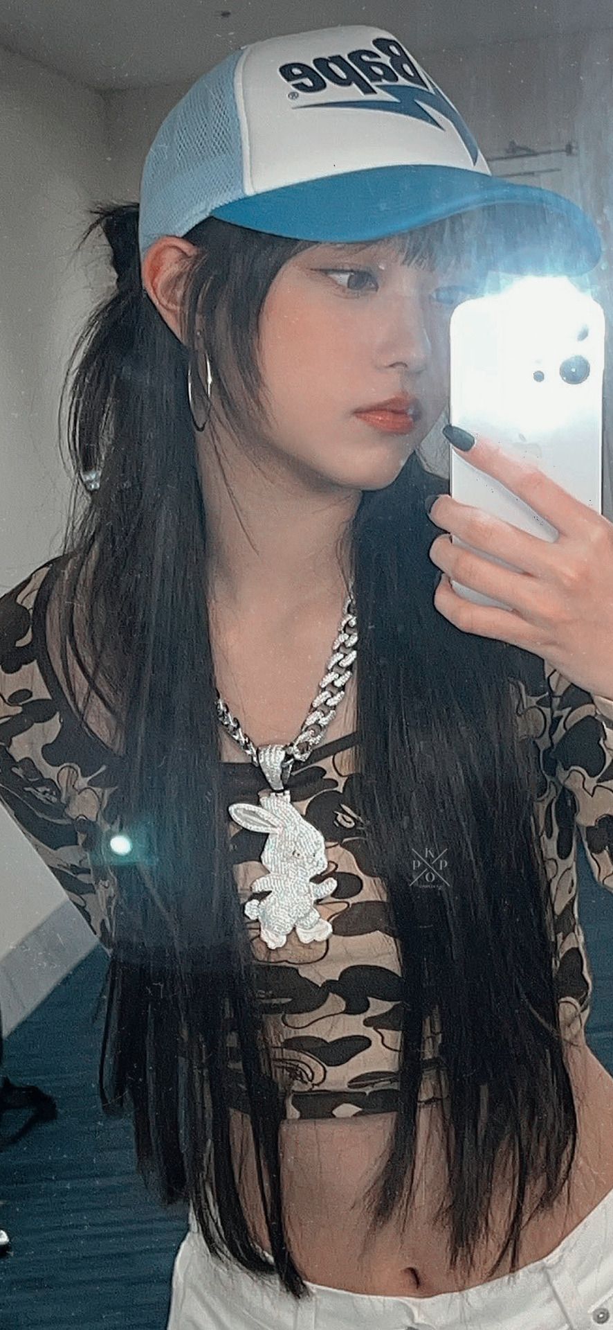 886x1920 Kpop Locks