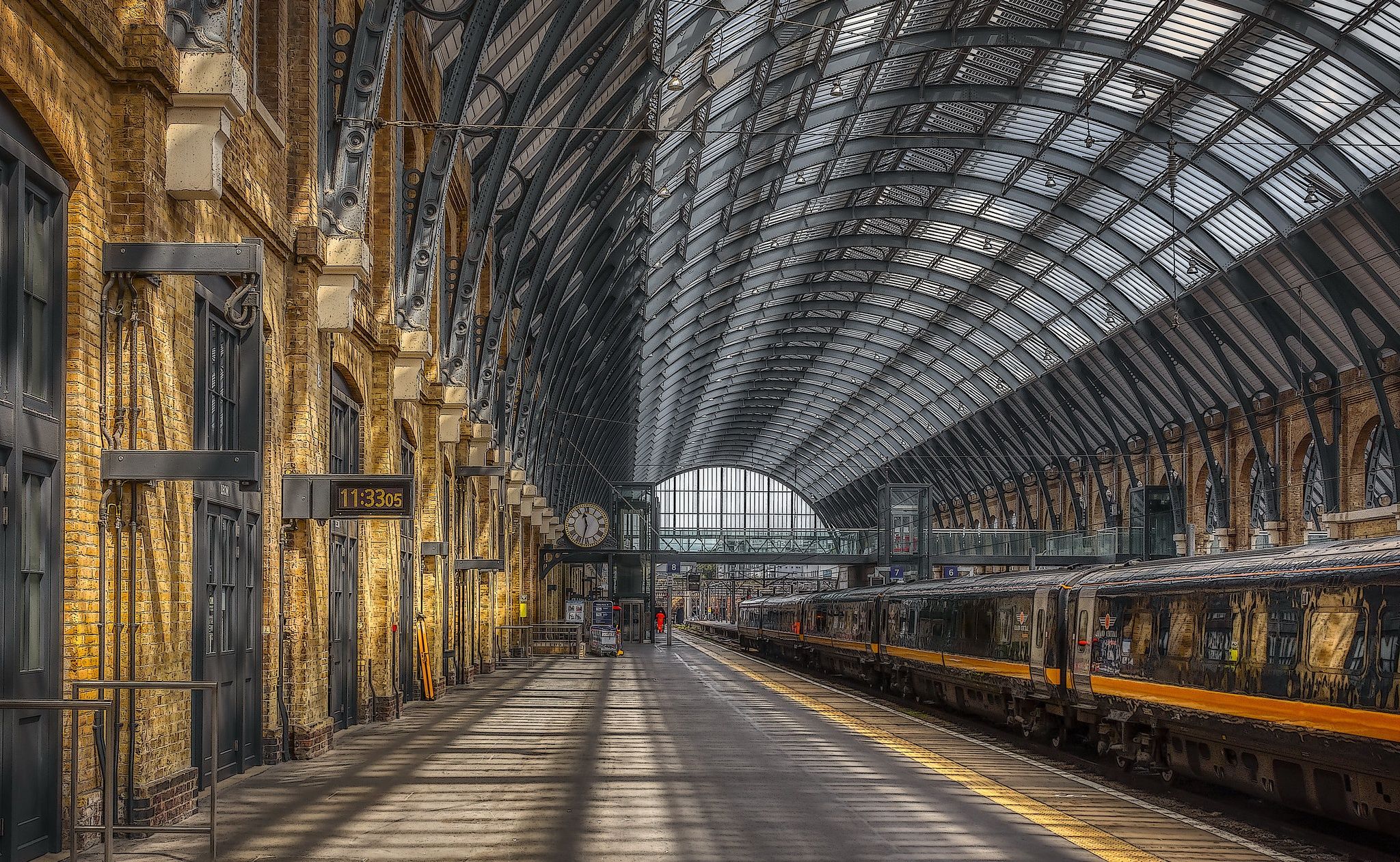 2048x1262 Wallpaper the city, station, England, Camden, King's Cross for mobile and desktop, section город, resolution 2048x1262