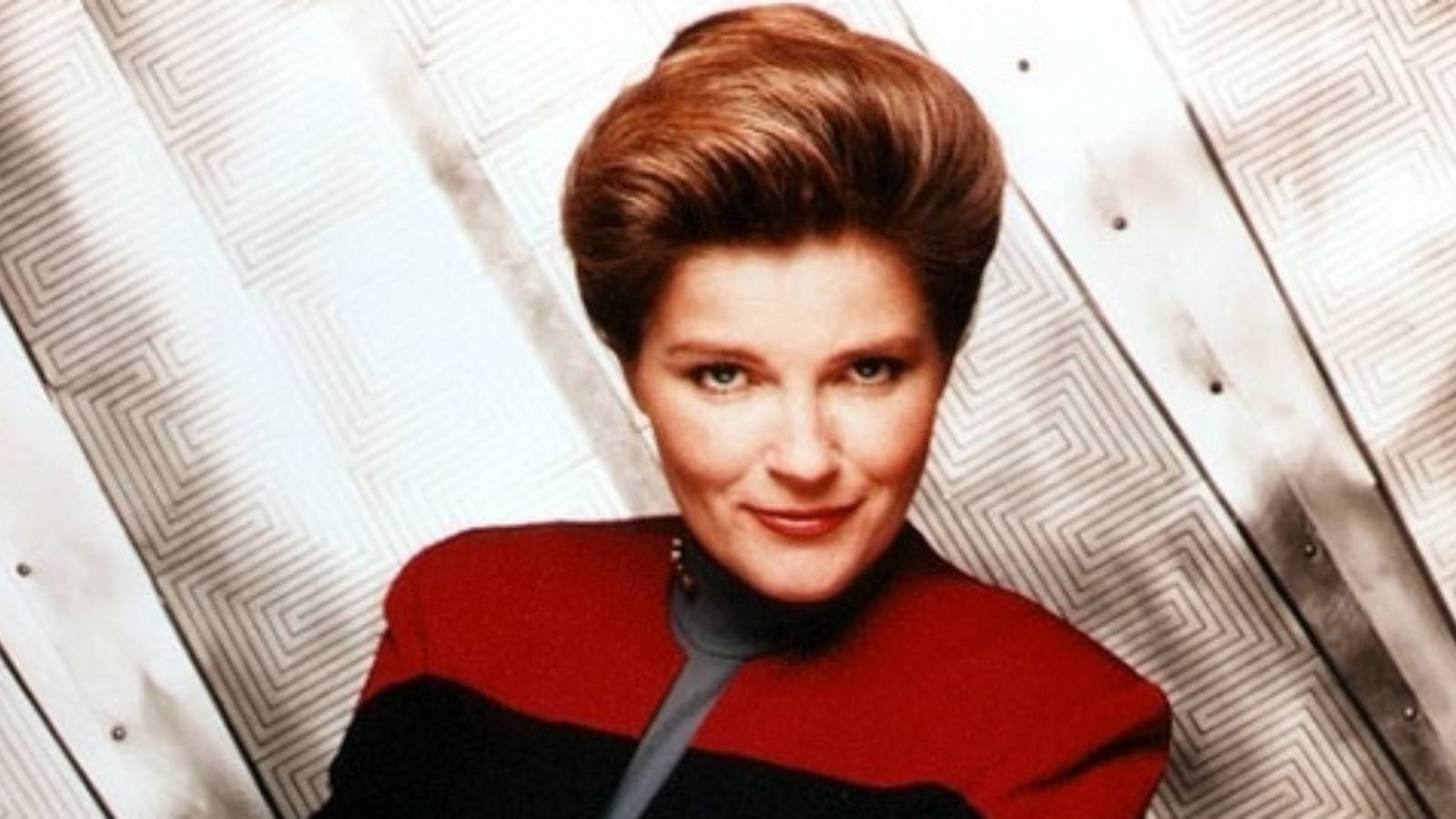 Janeway With Rife Kathryn Janeway Wallpapers - Top Free Kathryn Janeway Backgrounds ...