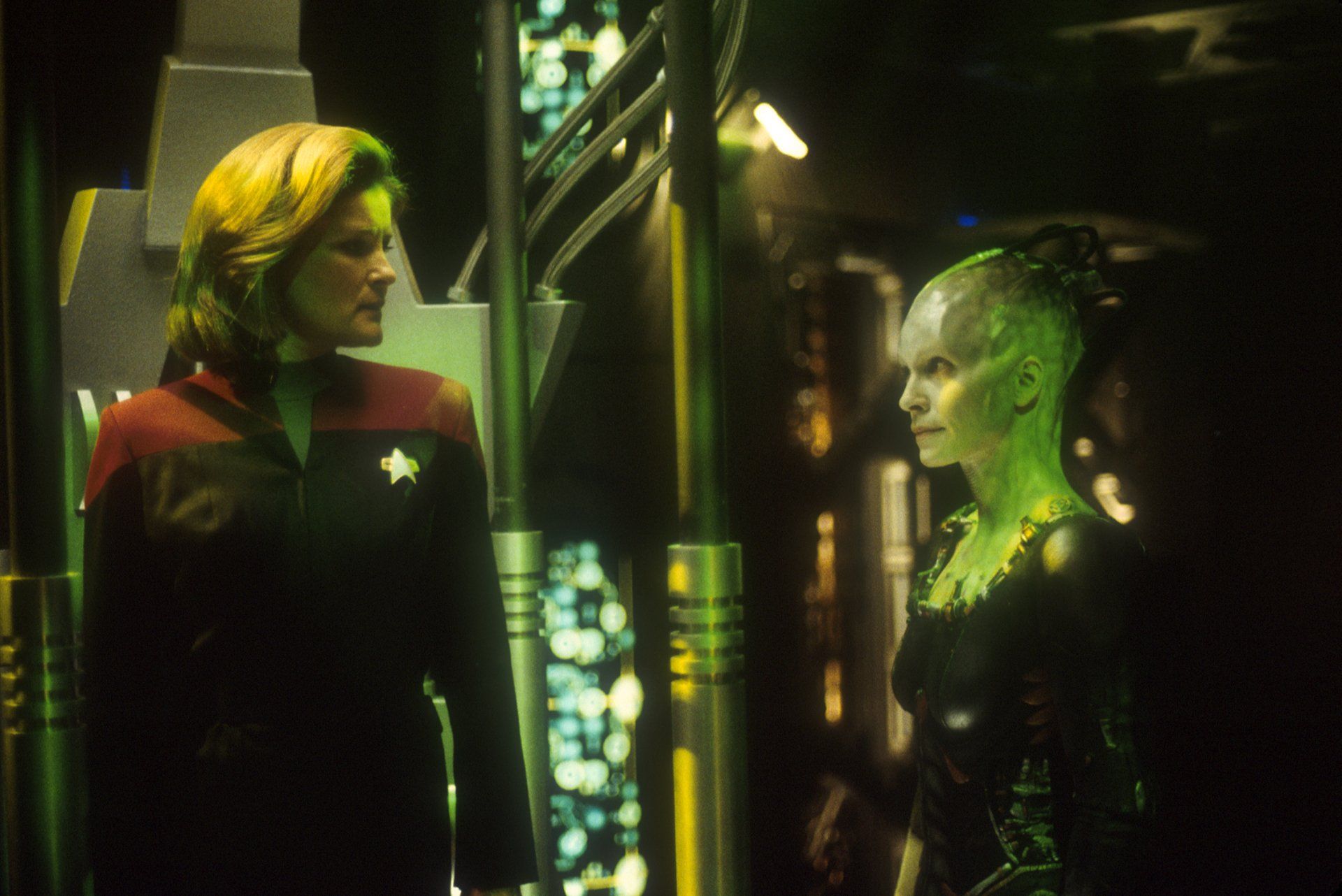 1920x1282 Download Susanna Thompson Borg Queen Kate Mulgrew Kathryn Janeway TV Show Star Trek: Voyager HD Wallpaperx1500