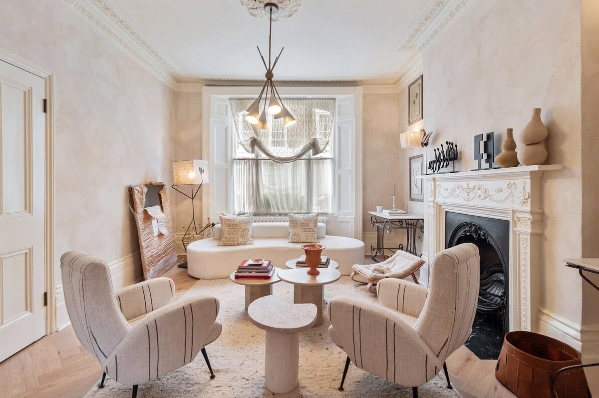 1200x797 Limewash Paint and Artisan Wallpaper in a London Townhouse