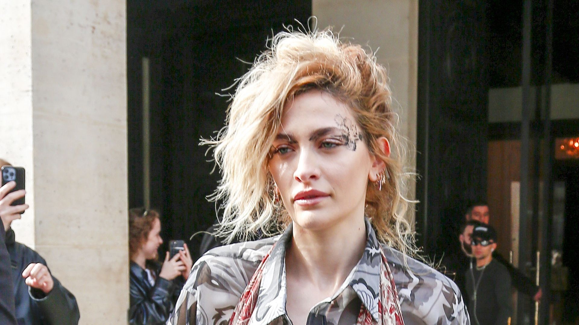1920x1080 Paris Jackson gives Cyndi Lauper vibes in bold street style at Paris Fashion Week