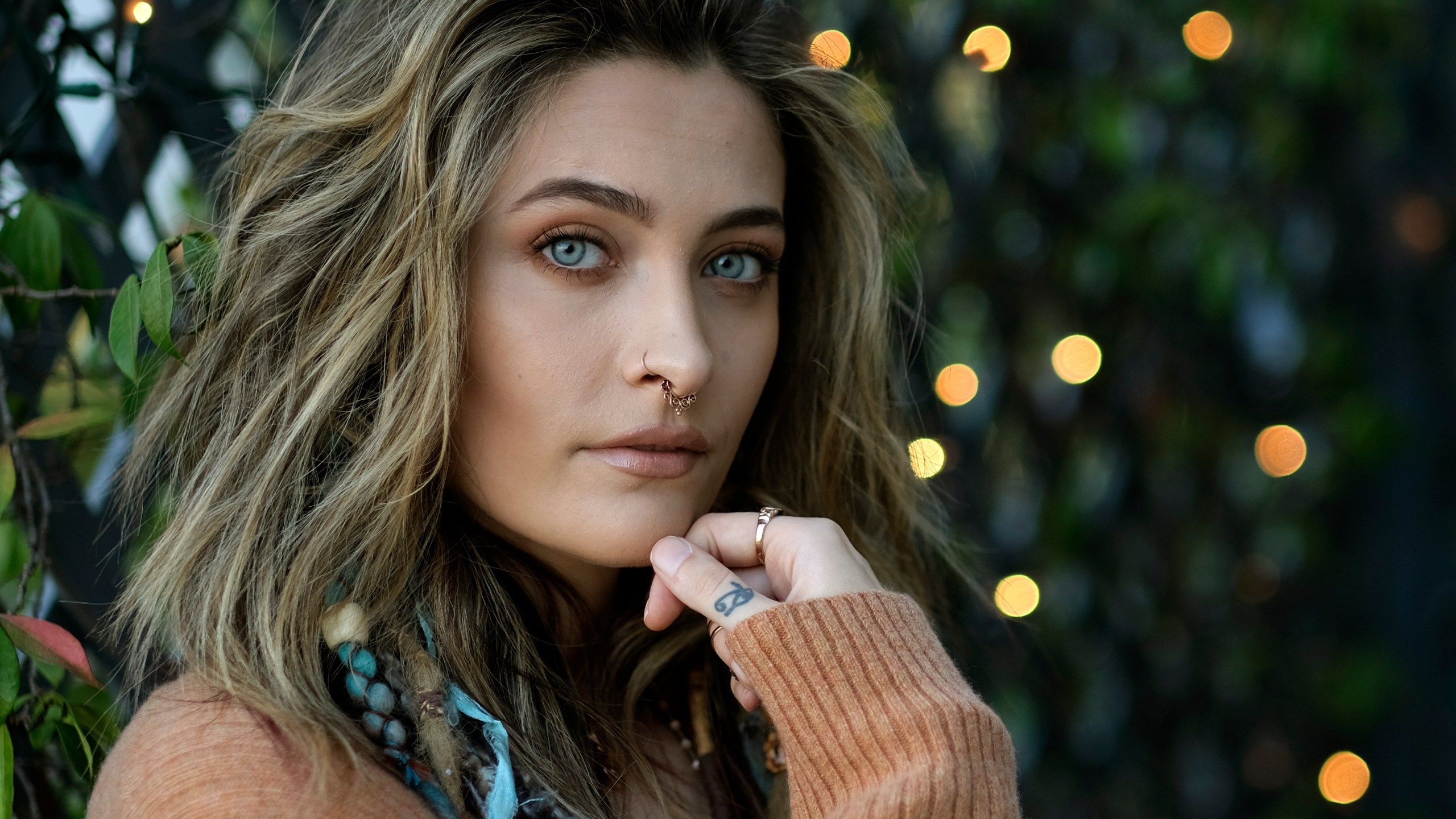 2560x1440 Paris Jackson mines her heartache for solo debut album