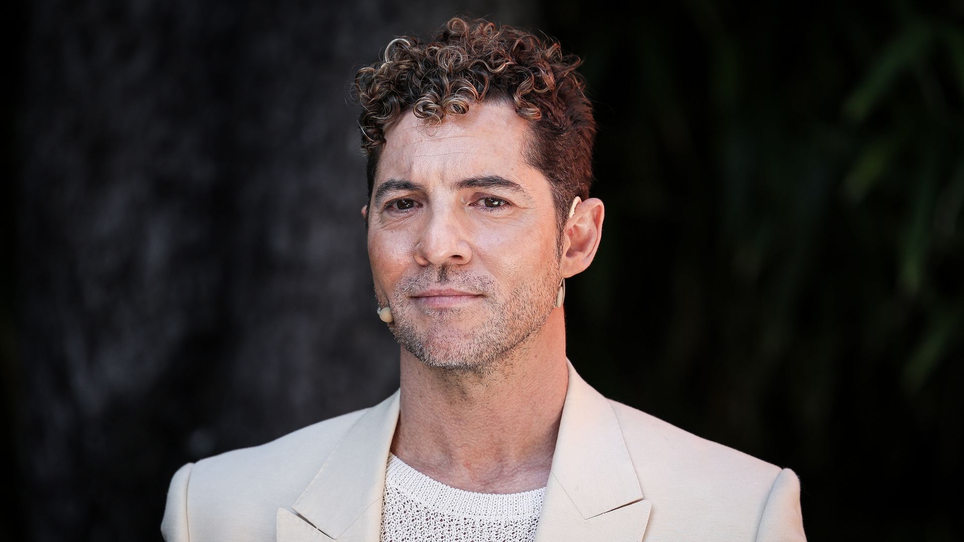 1920x1080 David Bisbal agradece los mensajes solidarios tras la muerte de su padre. ¡HOLA!