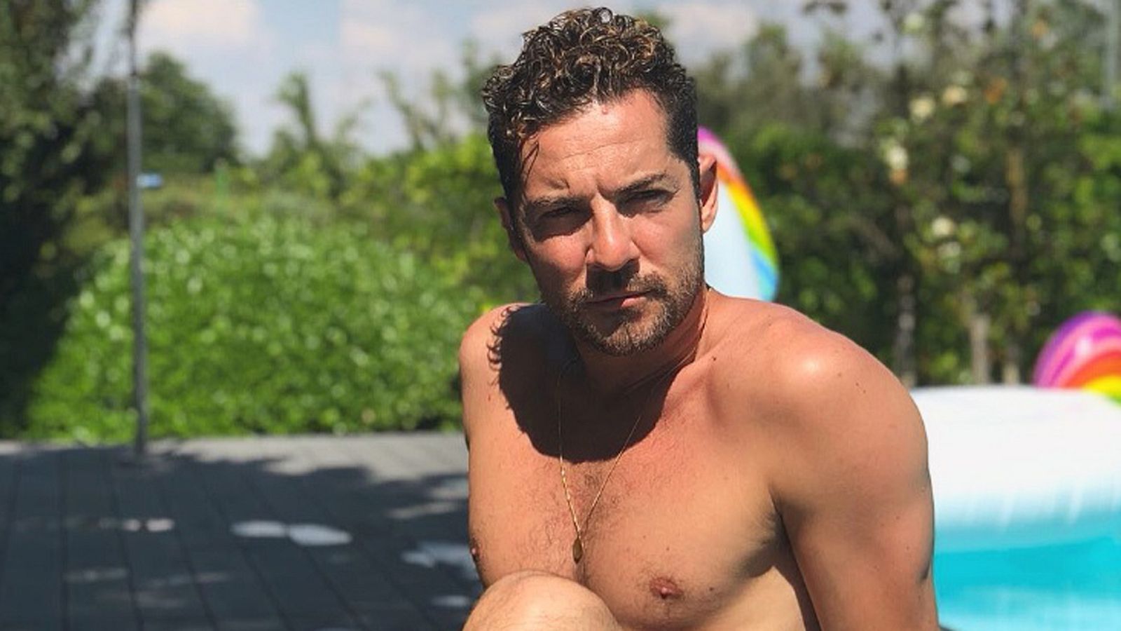 1600x900 David Bisbal y Rosanna Zanetti muestran su amor bajo el agua