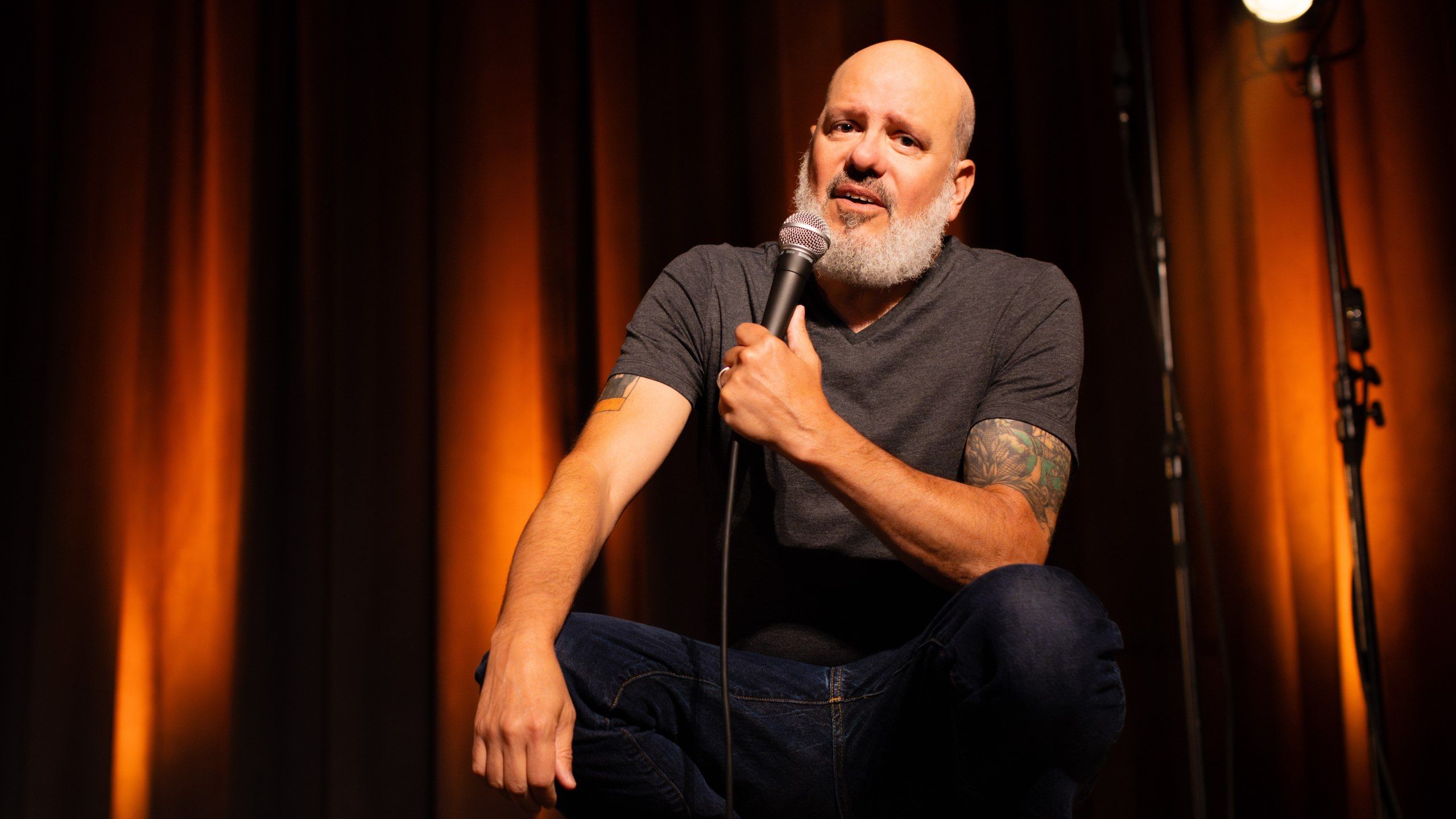 2560x1440 David Cross, Now Doesn't Mind Being An Older Dad With A 7 Year Old