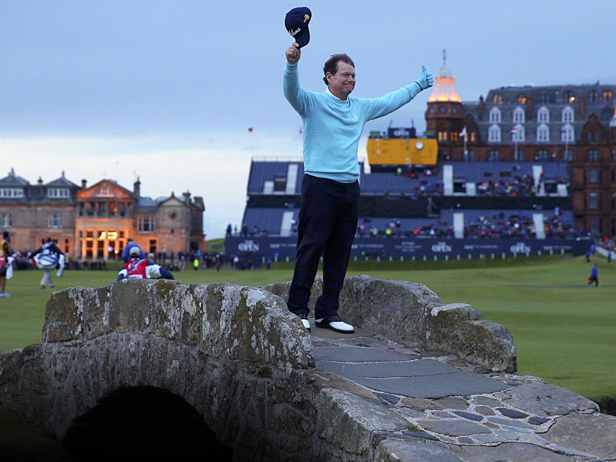 2048x1536 The Open 2015: The old master Tom Watson crosses the last bridge