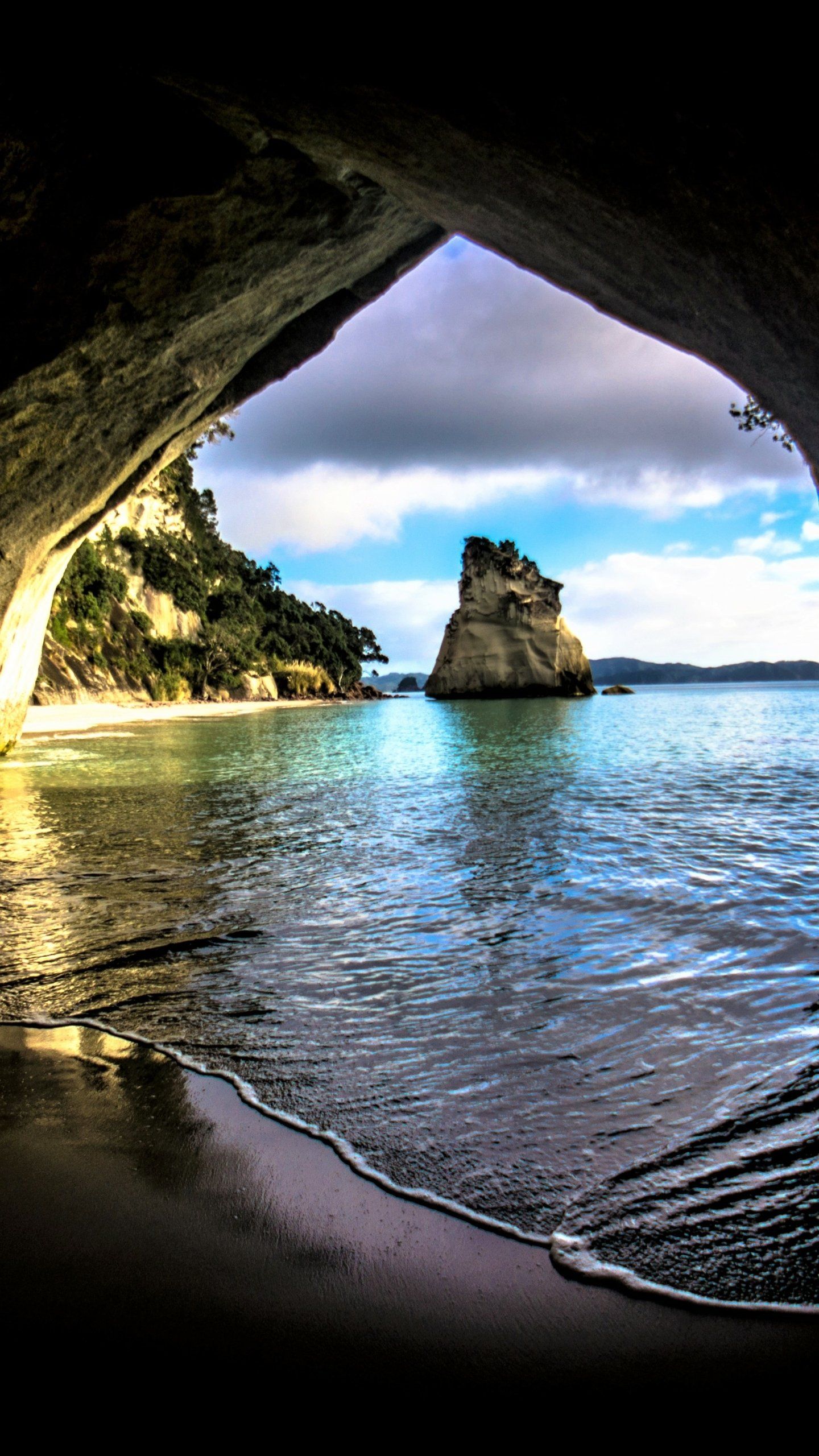 1440x2560 Cave Window to the Sea