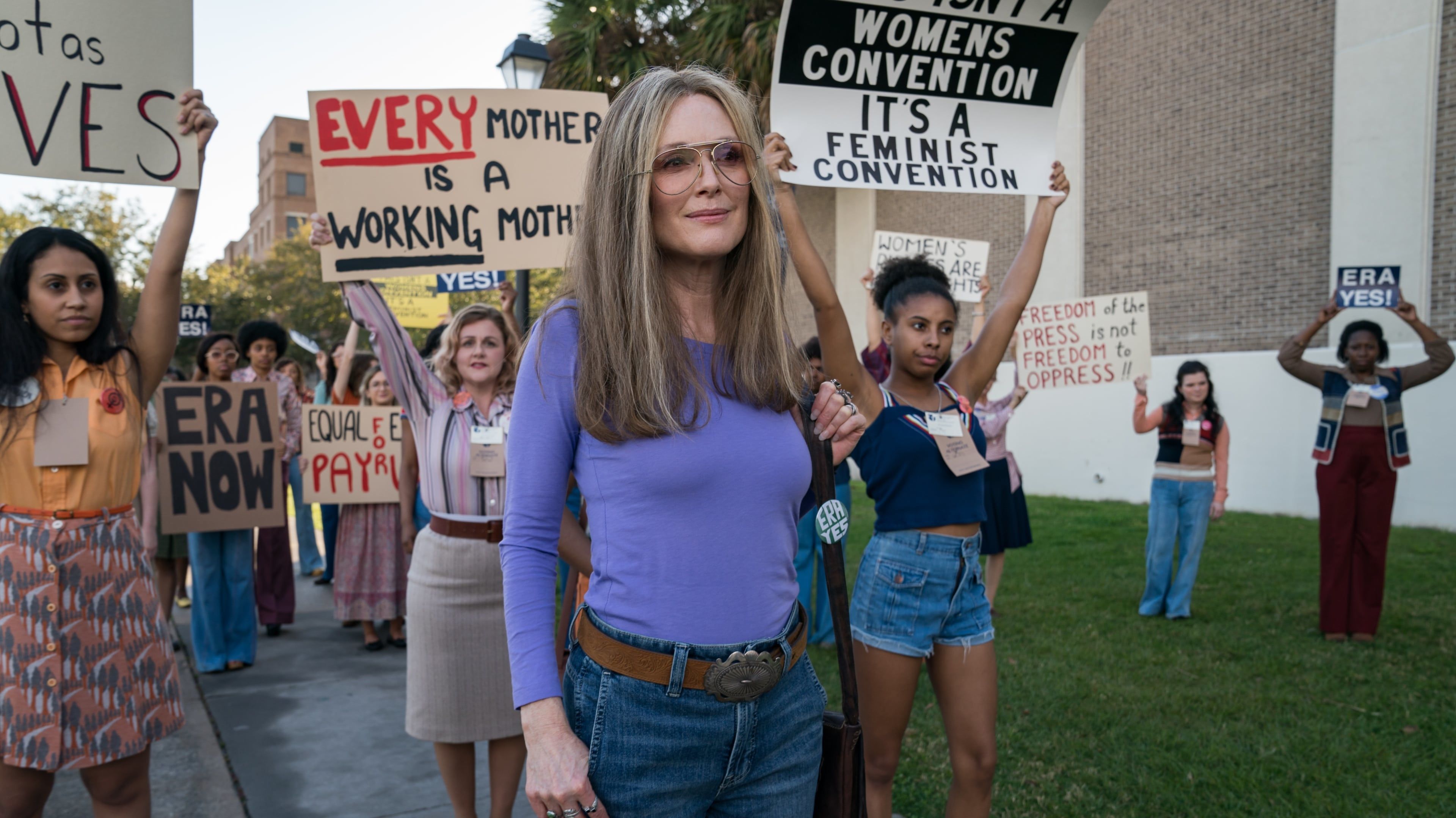 3840x2160 Julianne Moore in The Glorias 4K HD Movies Wallpaper