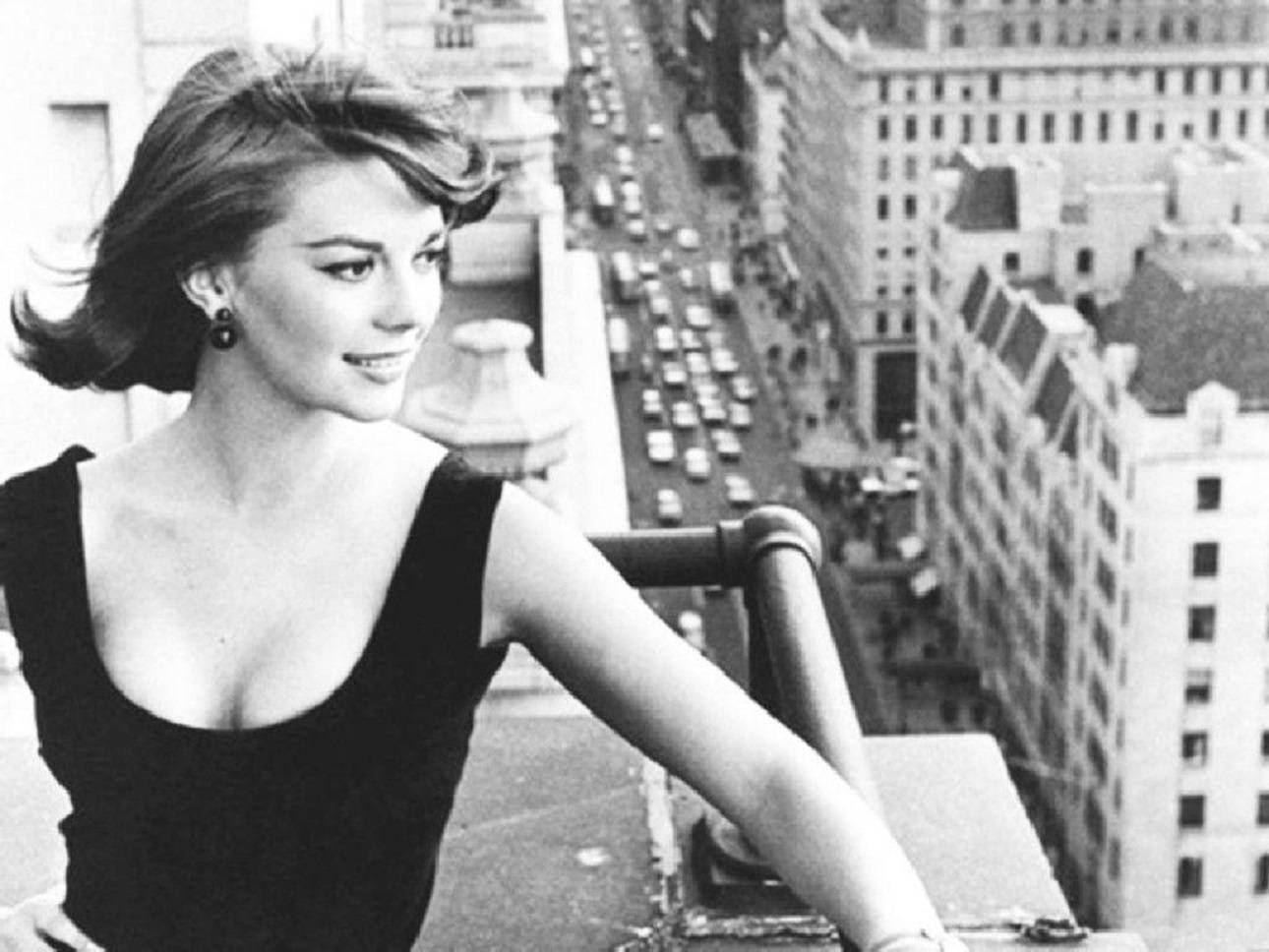 1290x968 Download Natalie Wood In Love With The Proper Stranger 1963 Wallpaper