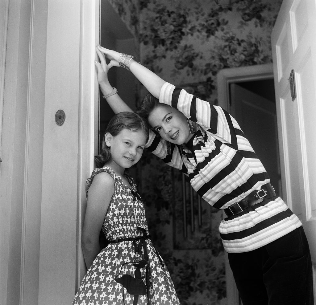 1024x990 Natalie Wood at Home: The Silver Screen Siren's Domestic Life in 20 Photo