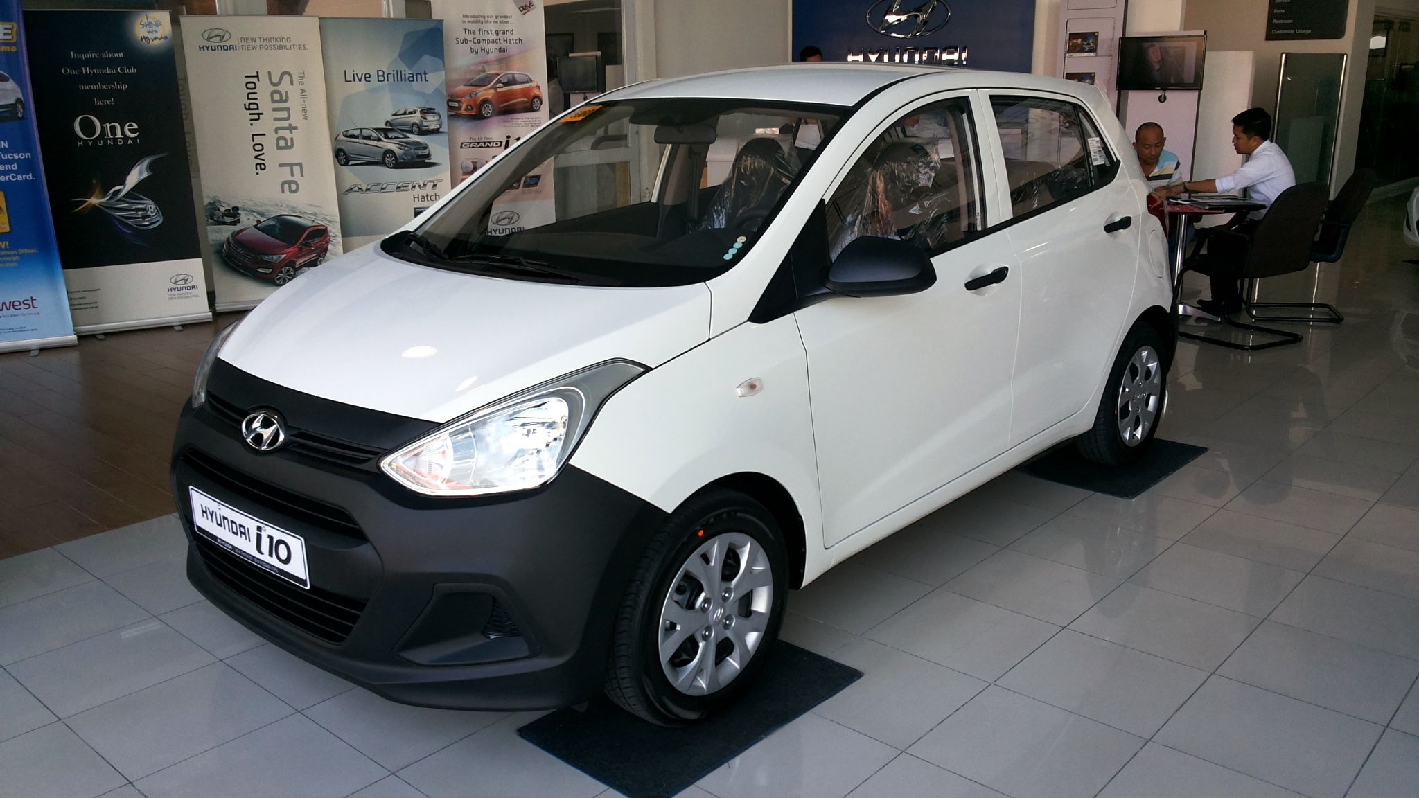 2048x1152 Hyundai Grand i10 1.0 E