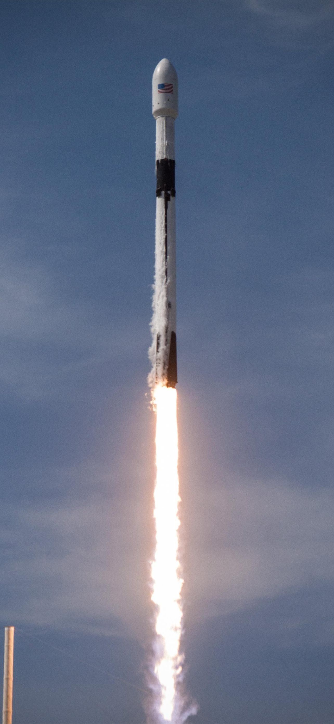 1284x2778 SpaceX Falcon 9 Rocket Dragon on afari iPhone Wallpaper Free Download