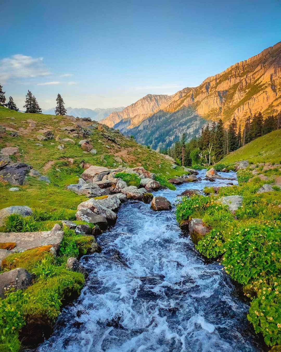 1080x1351 Kashmir Valley in India