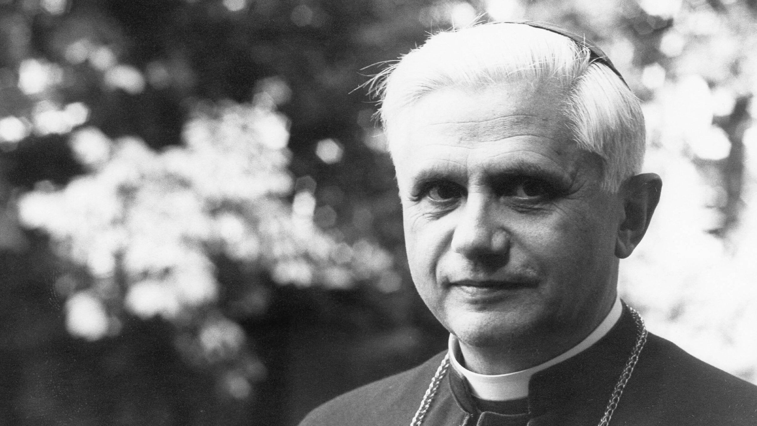 2560x1440 Farewell to Pope Benedict (2022) on Fire