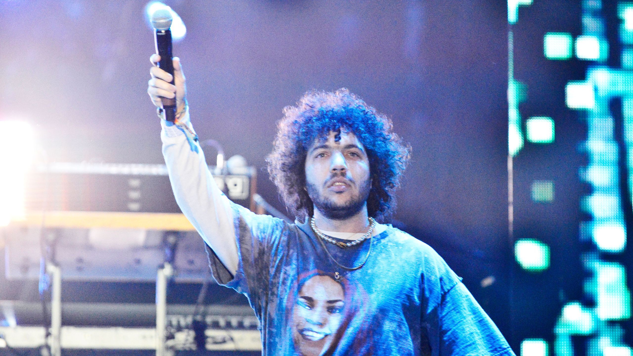 2560x1440 Lonely Proves Benny Blanco Is Your Favorite Artist's Favorite Shrink