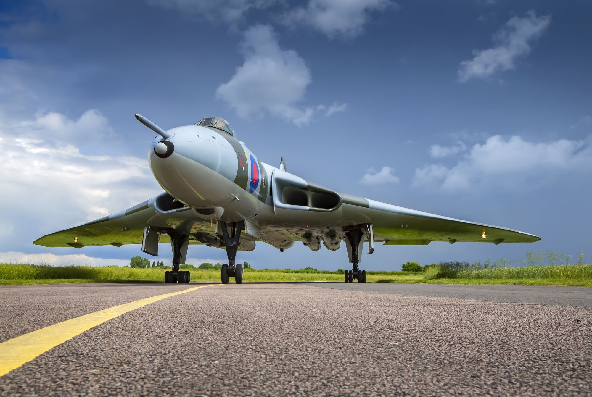 2000x1342 Avro Vulcan Bomber Warplane