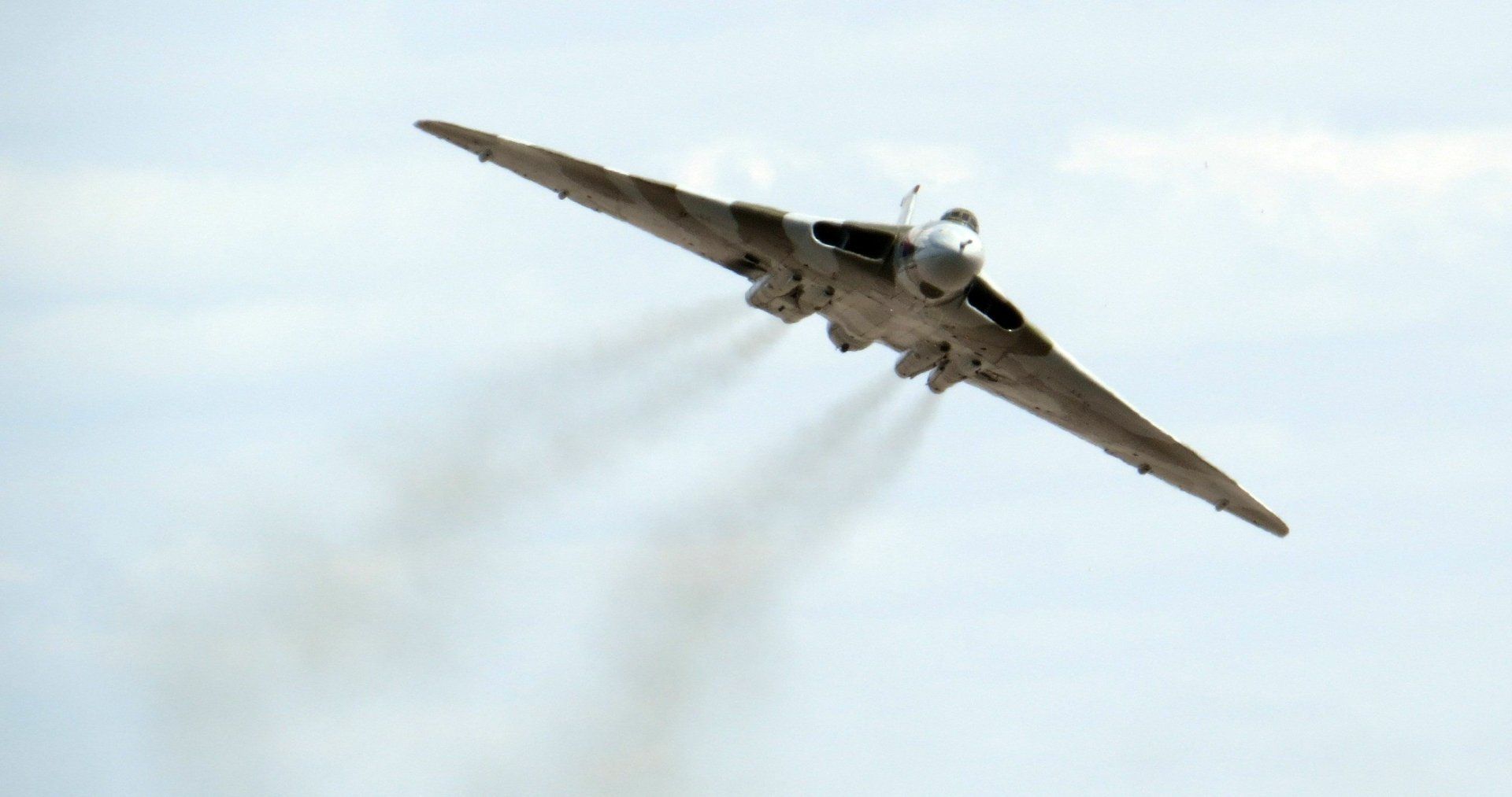 1920x1013 Avro Vulcan Military Bomber HD Wallpaper Showcasex1599