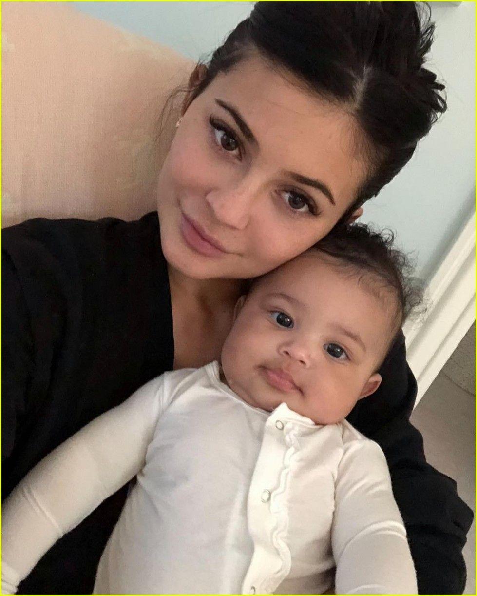 979x1222 See Travis Scott & Kylie Jenner's Cutest Pics with Baby Stormi
