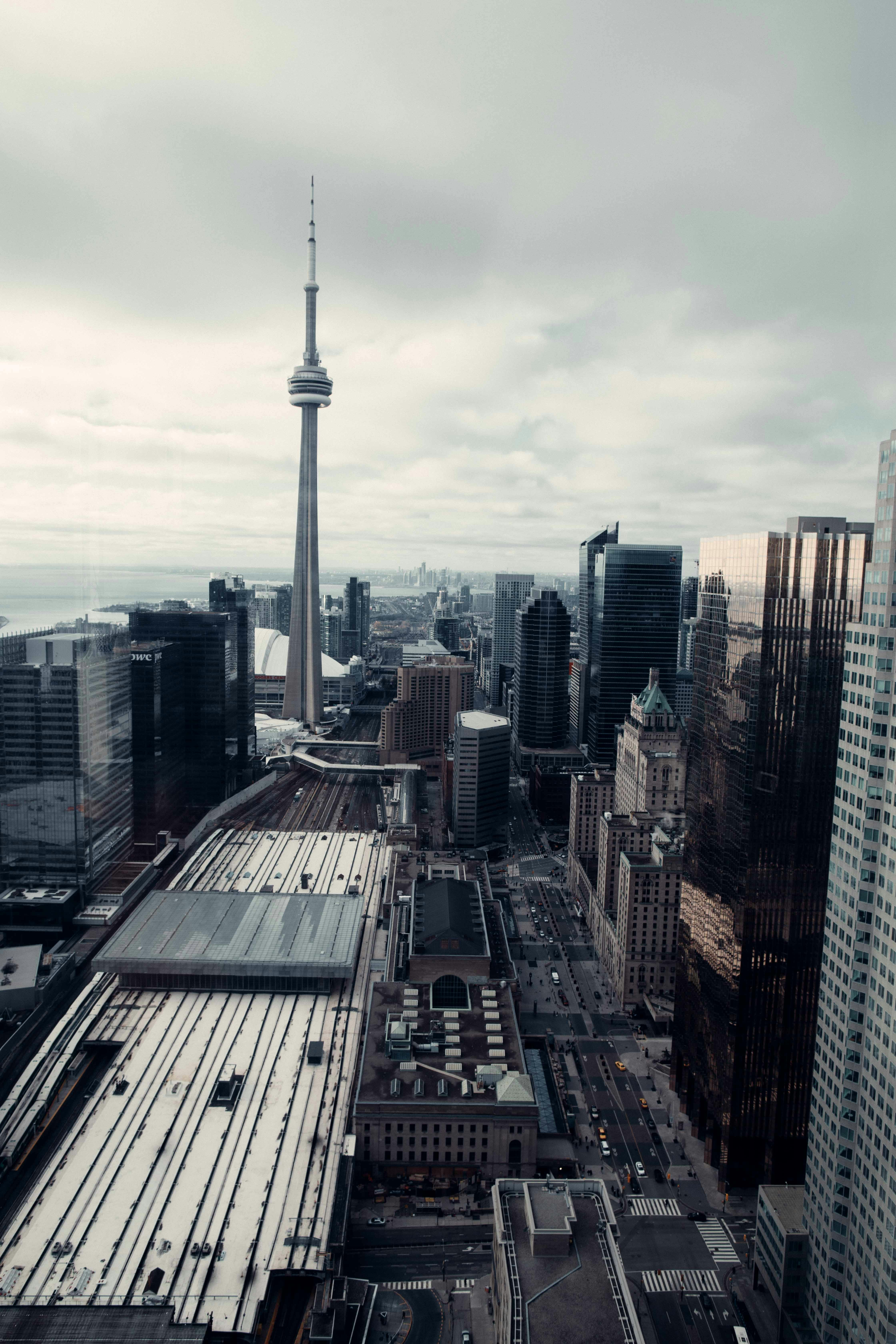 4480x6720 CN Tower in the Middle of Toronto · Free