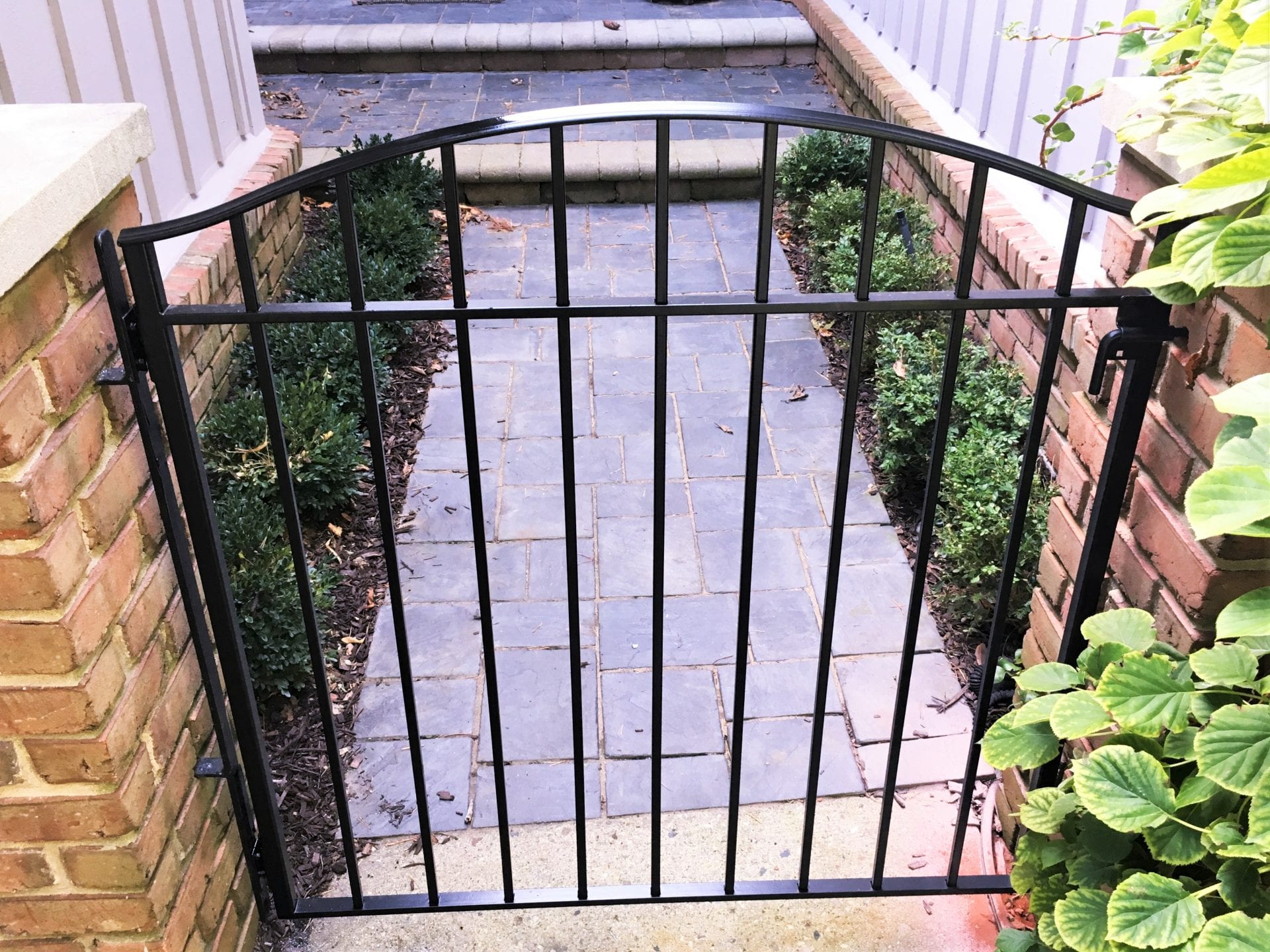 1920x1440 Simple Curved Iron Gate Lakes Metal Fabrication