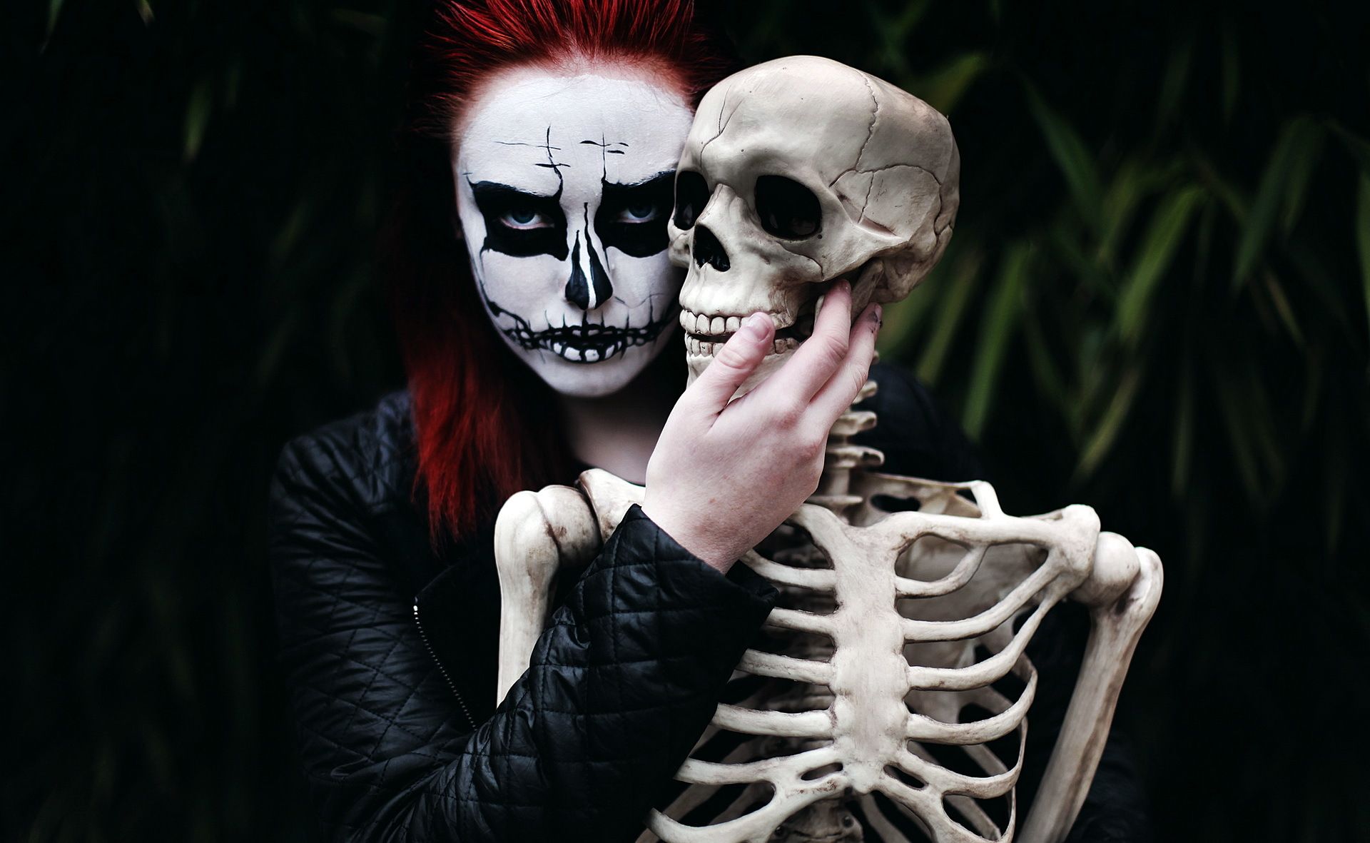 1920x1181 Wallpaper girl, death, mood, skeleton for mobile and desktop, section ситуации, resolution 1920x1181