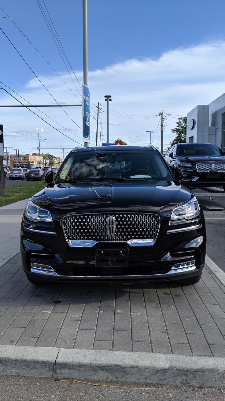 736x1308 Lincoln Aviator Wallpaper for Mobile