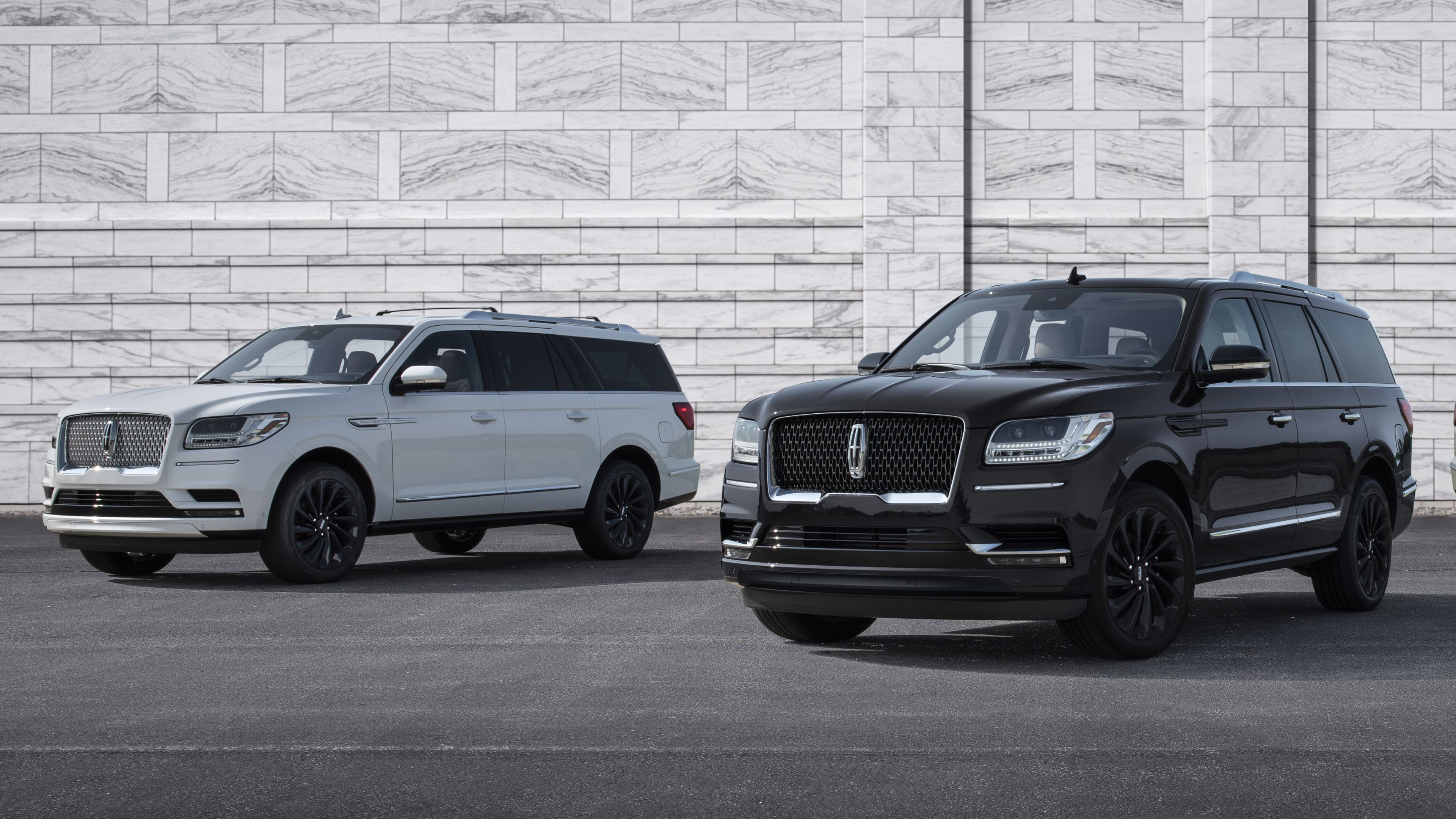 3840x2160 Download White Car Black Car Car SUV Lincoln Vehicle Lincoln Navigator 4k Ultra HD Wallpaperx2160