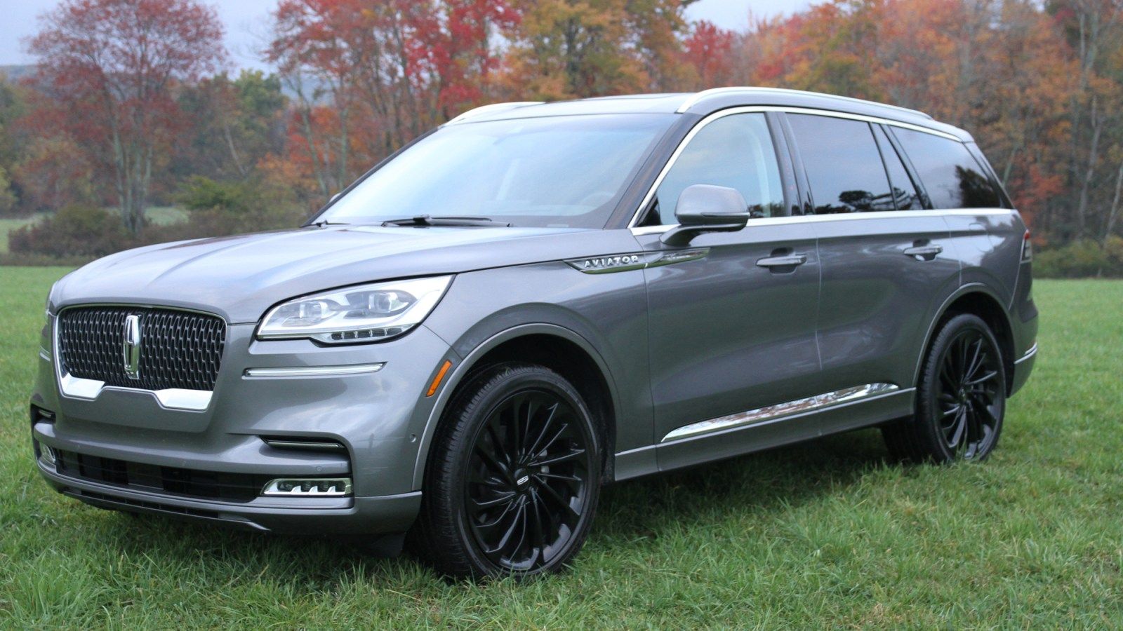 1600x900 Lincoln Aviator is upscale American luxury