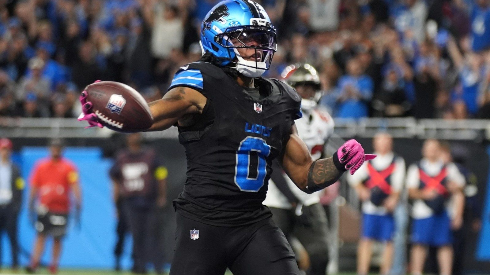 1600x900 Jahmyr Gibbs' big night helps Lions knock Bucs from top of NFC
