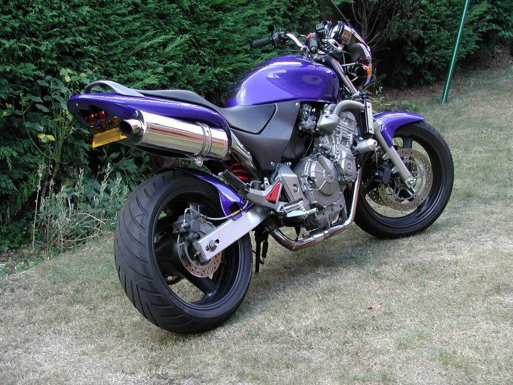 1024x768 Honda Hornet CB600F Y
