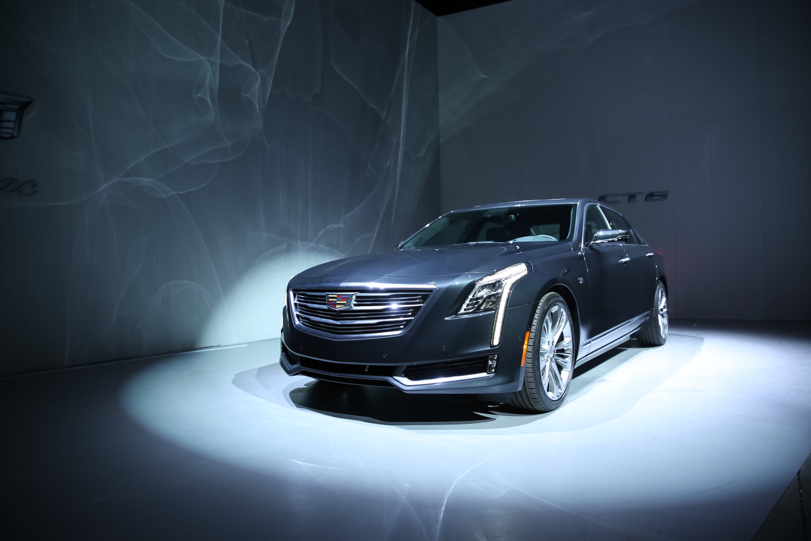 2700x1800 New Cadillac CT6: Dull design, cool tech